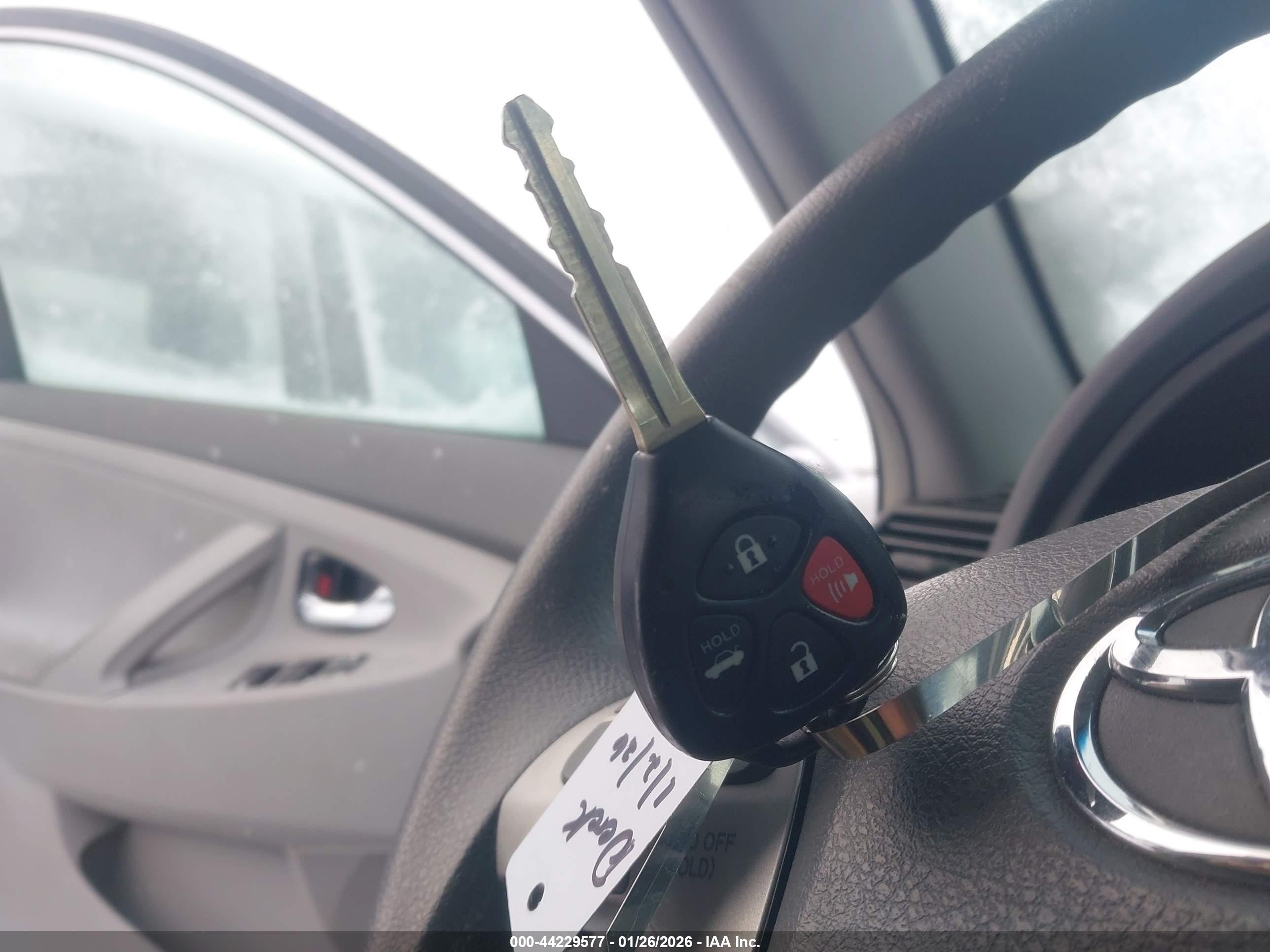 TOYOTA CAMRY image 11