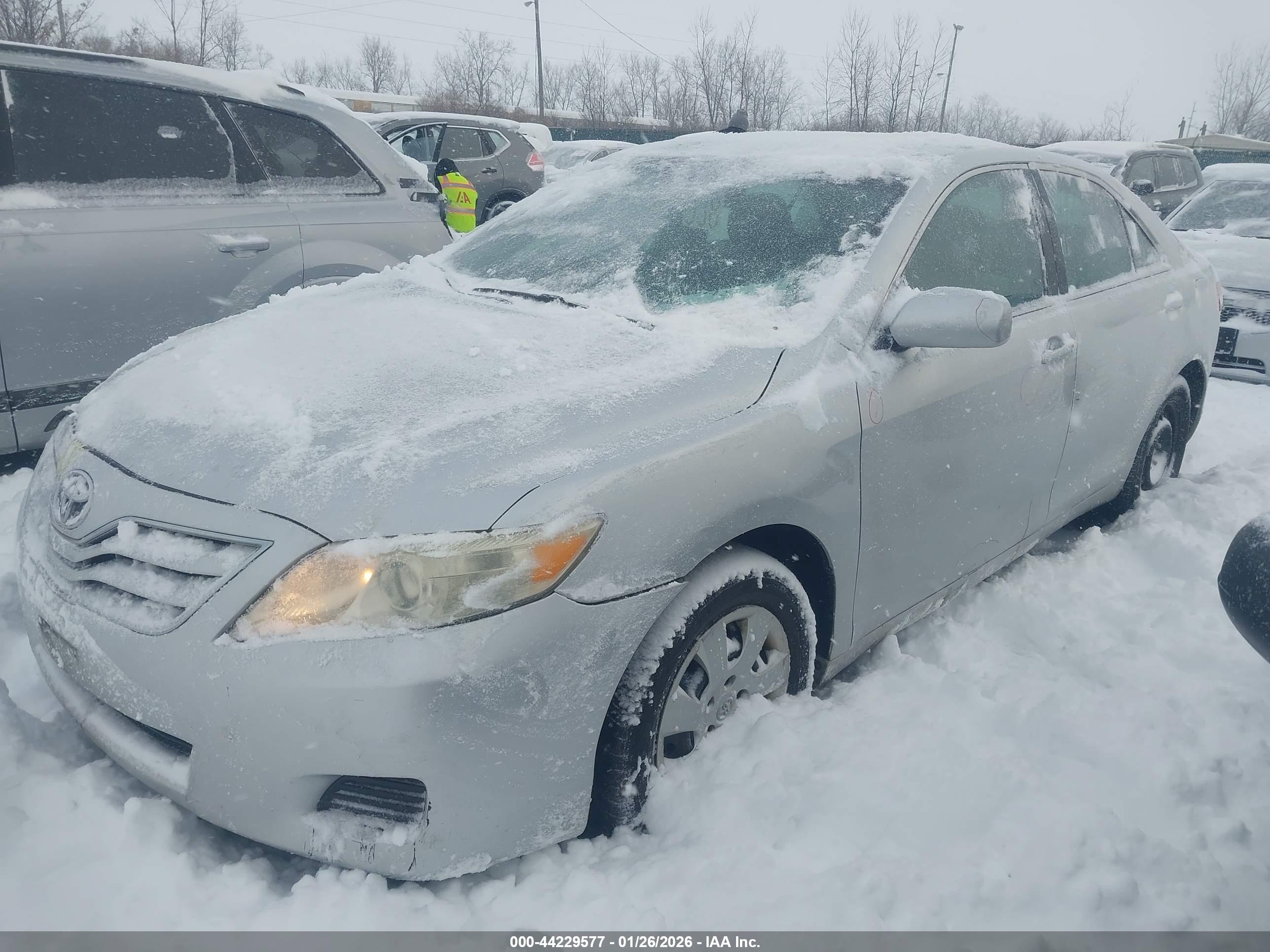 TOYOTA CAMRY image 2