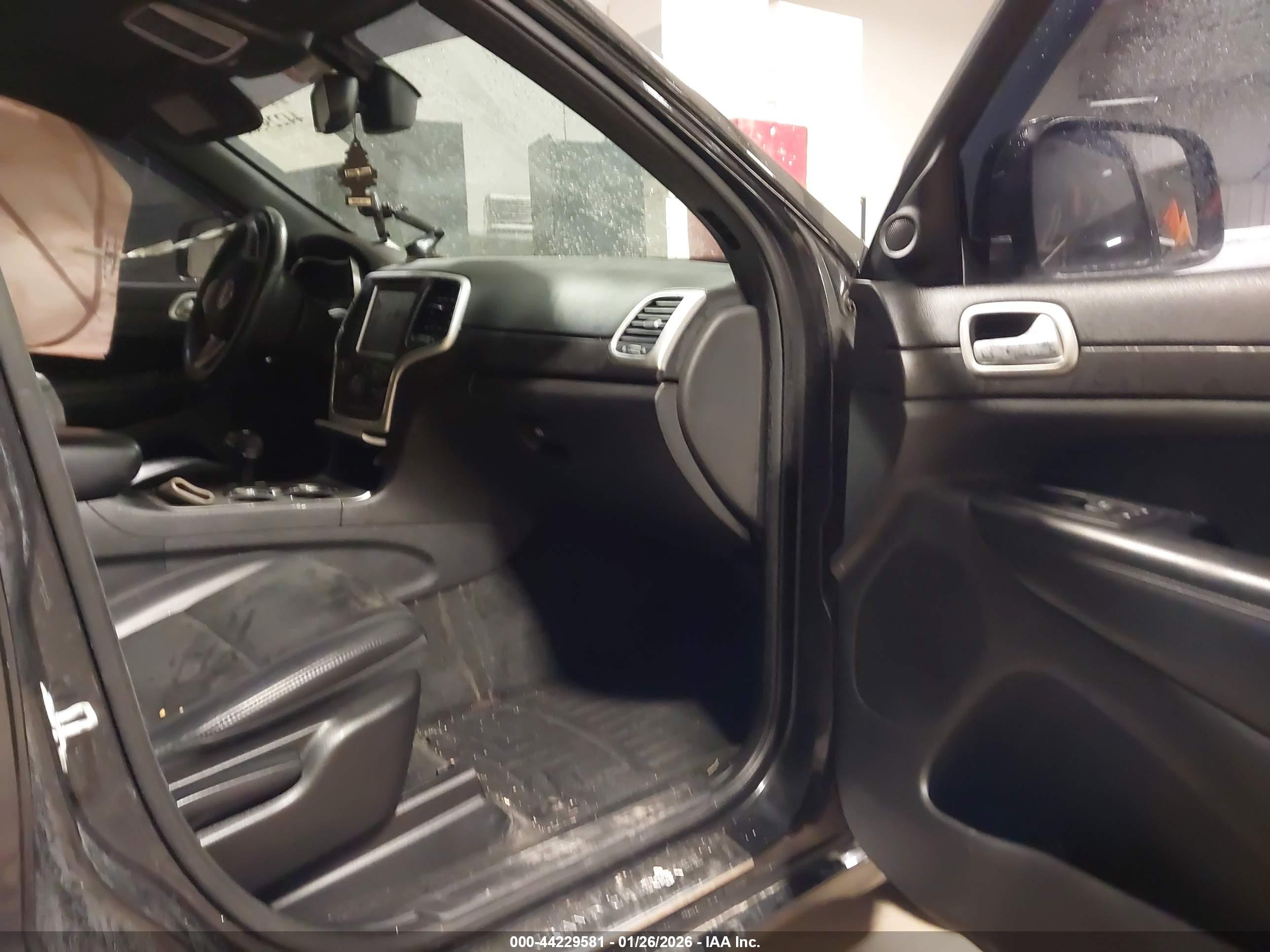 JEEP GRAND image 5