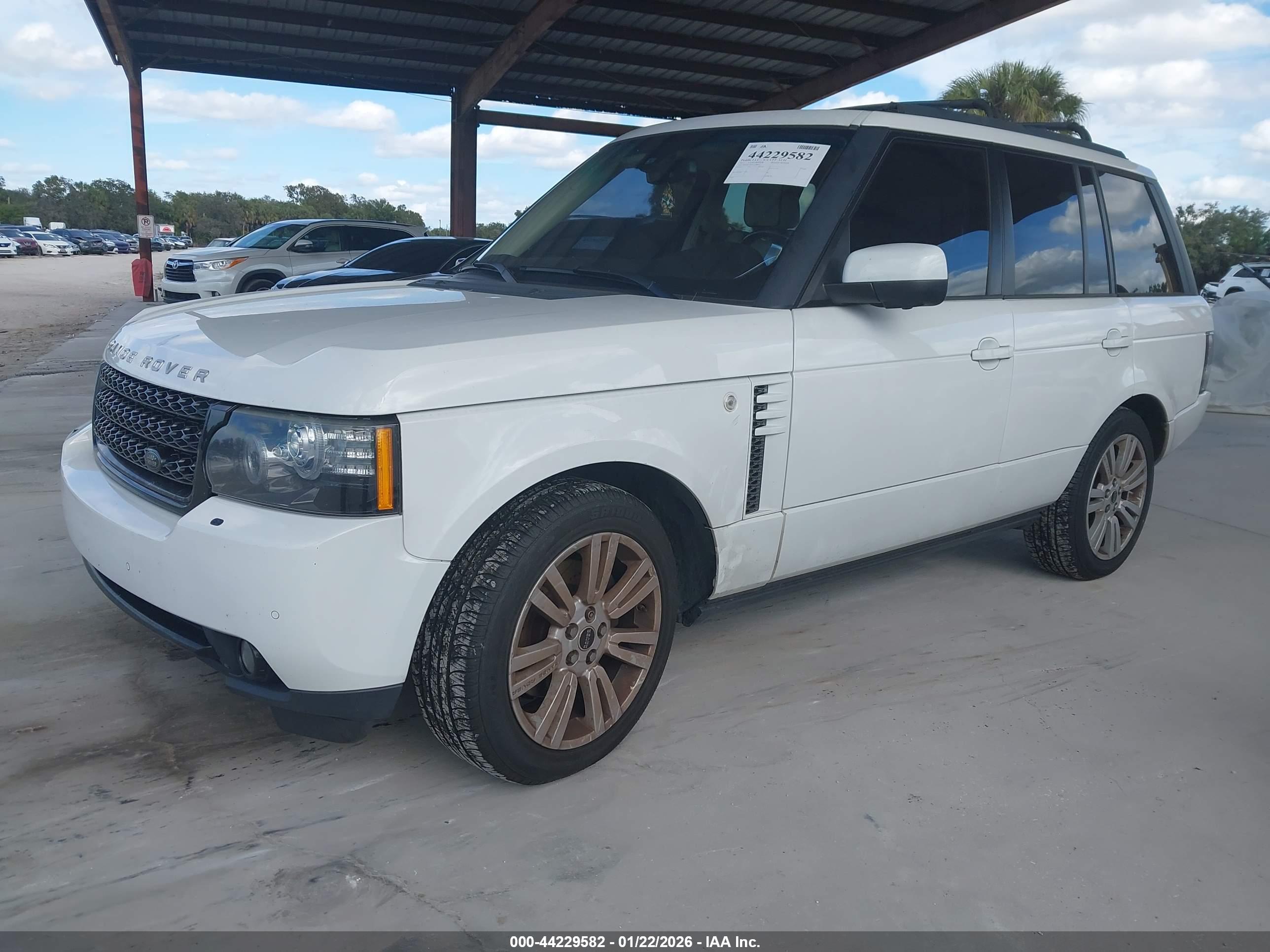 LAND ROVER image 2