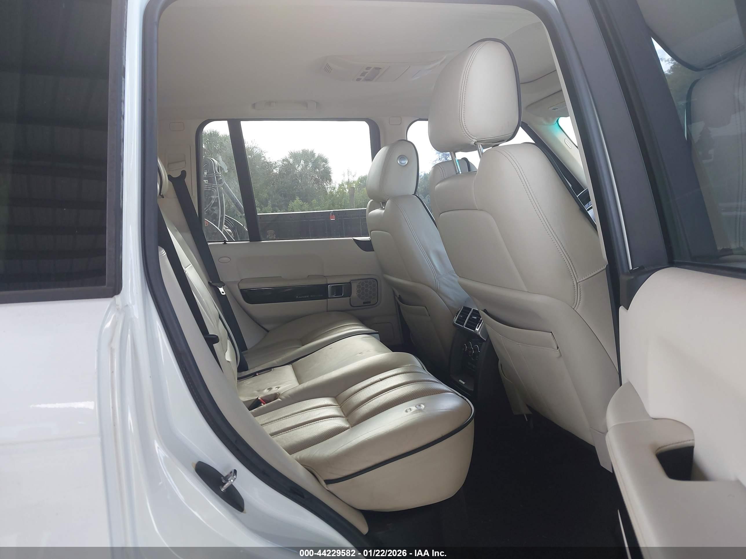 LAND ROVER image 8
