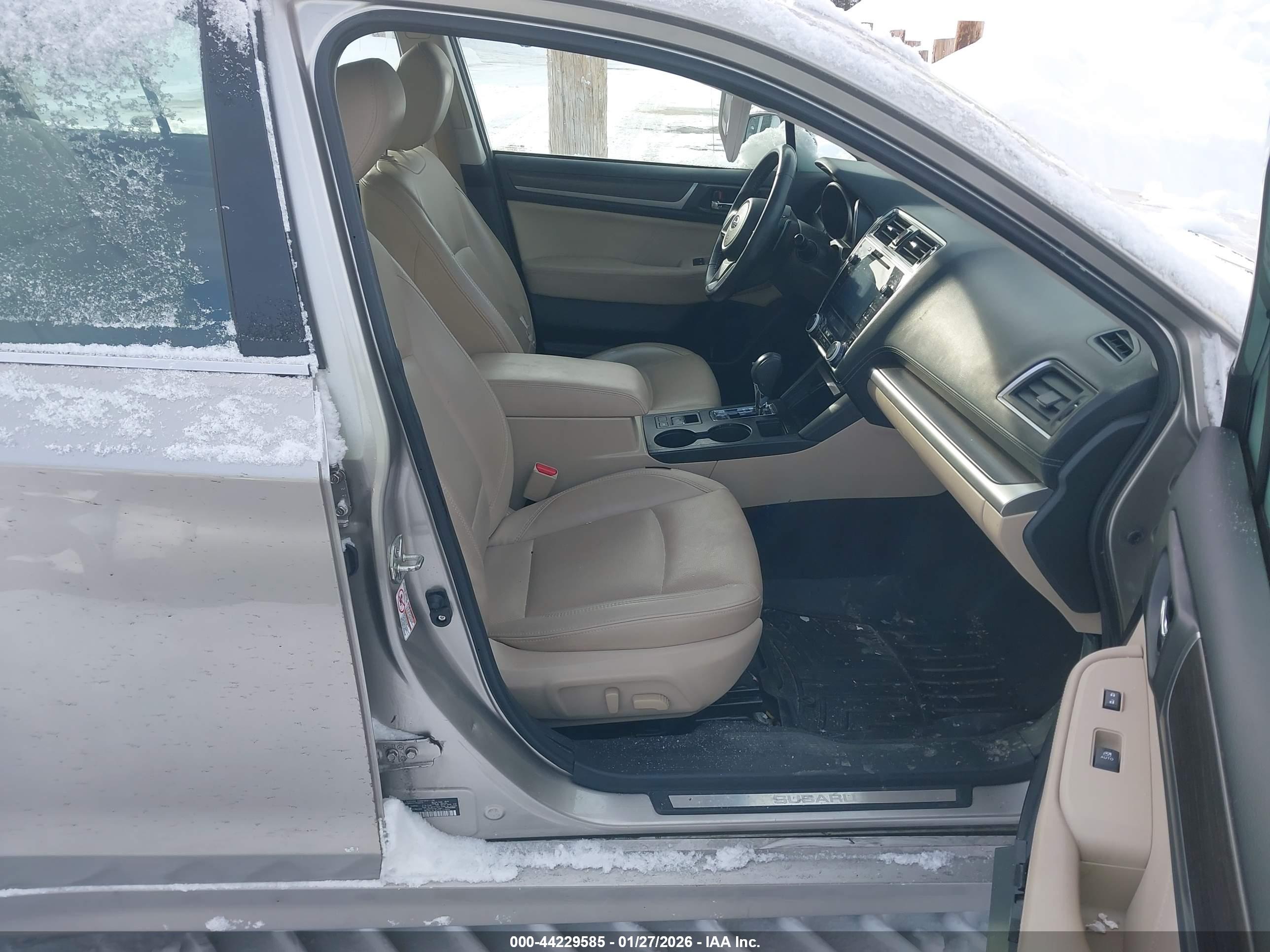 SUBARU LEGACY image 5