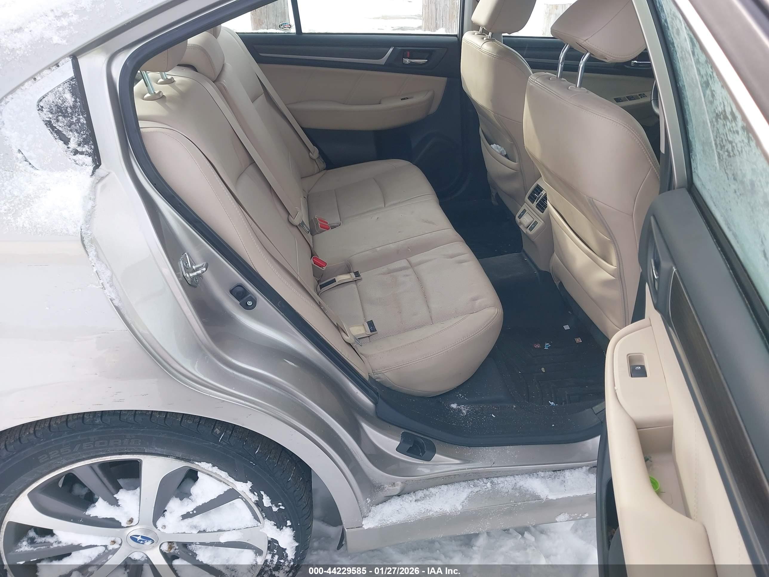 SUBARU LEGACY image 8