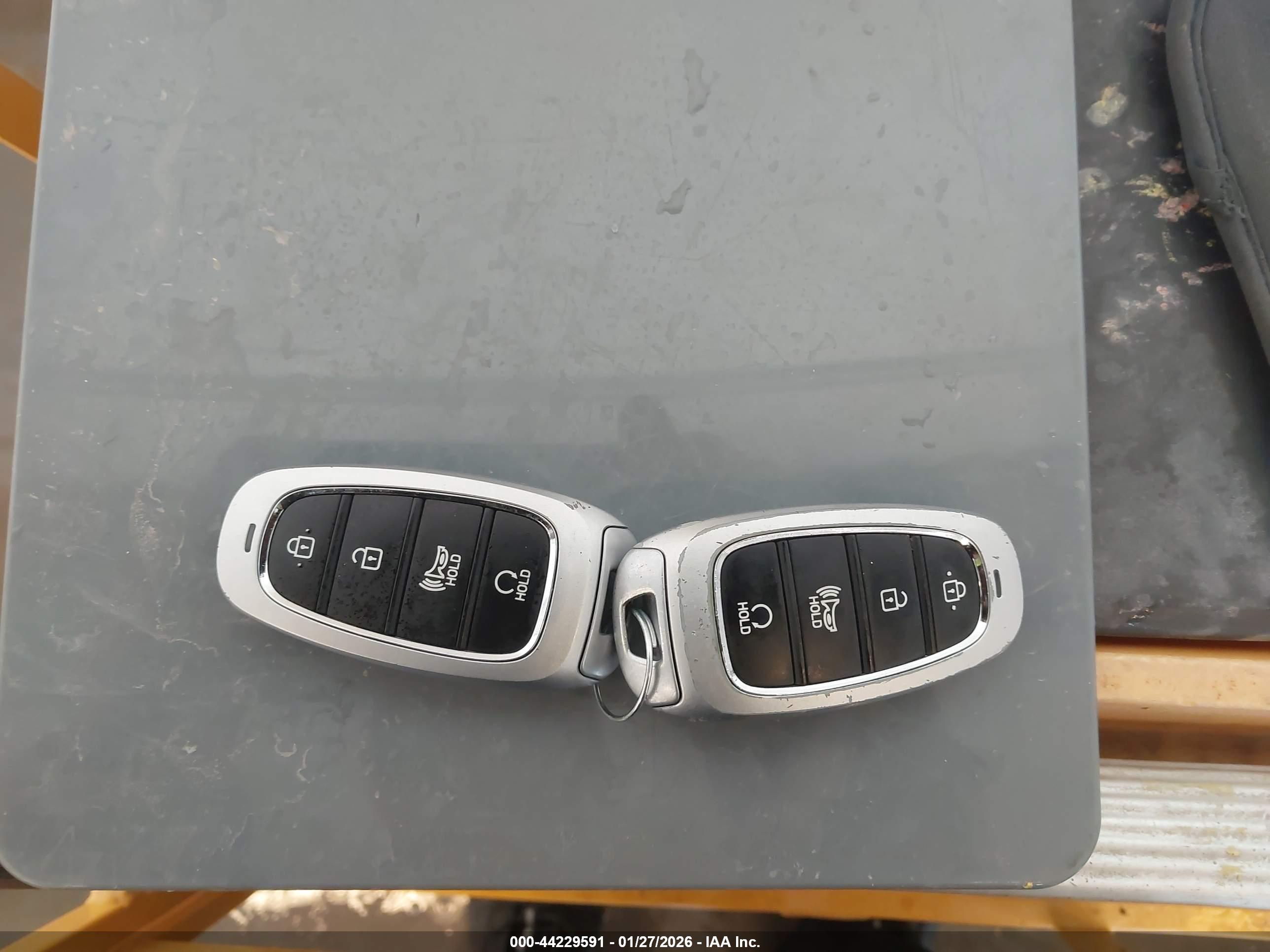 HYUNDAI SANTA image 11