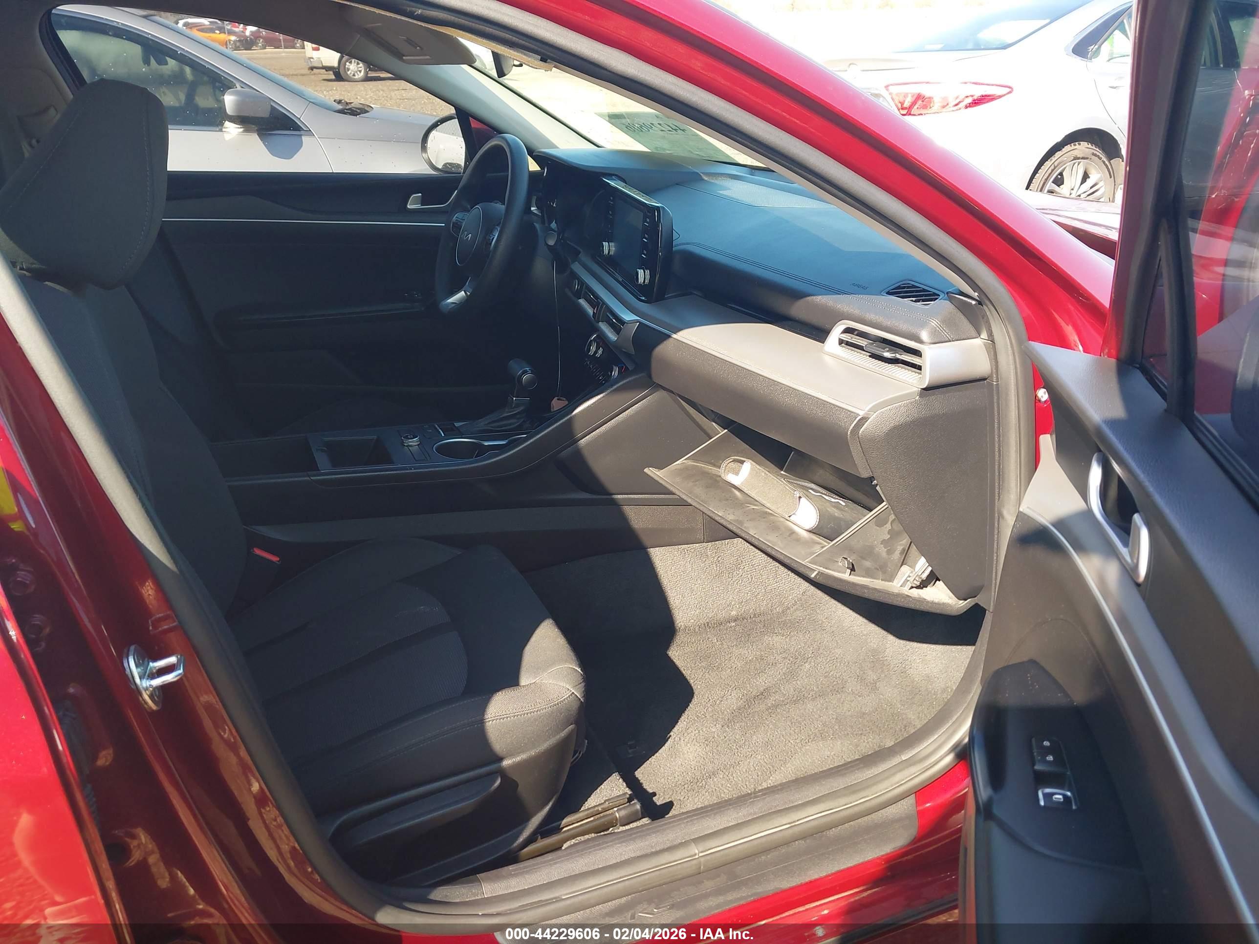 KIA K5 image 5