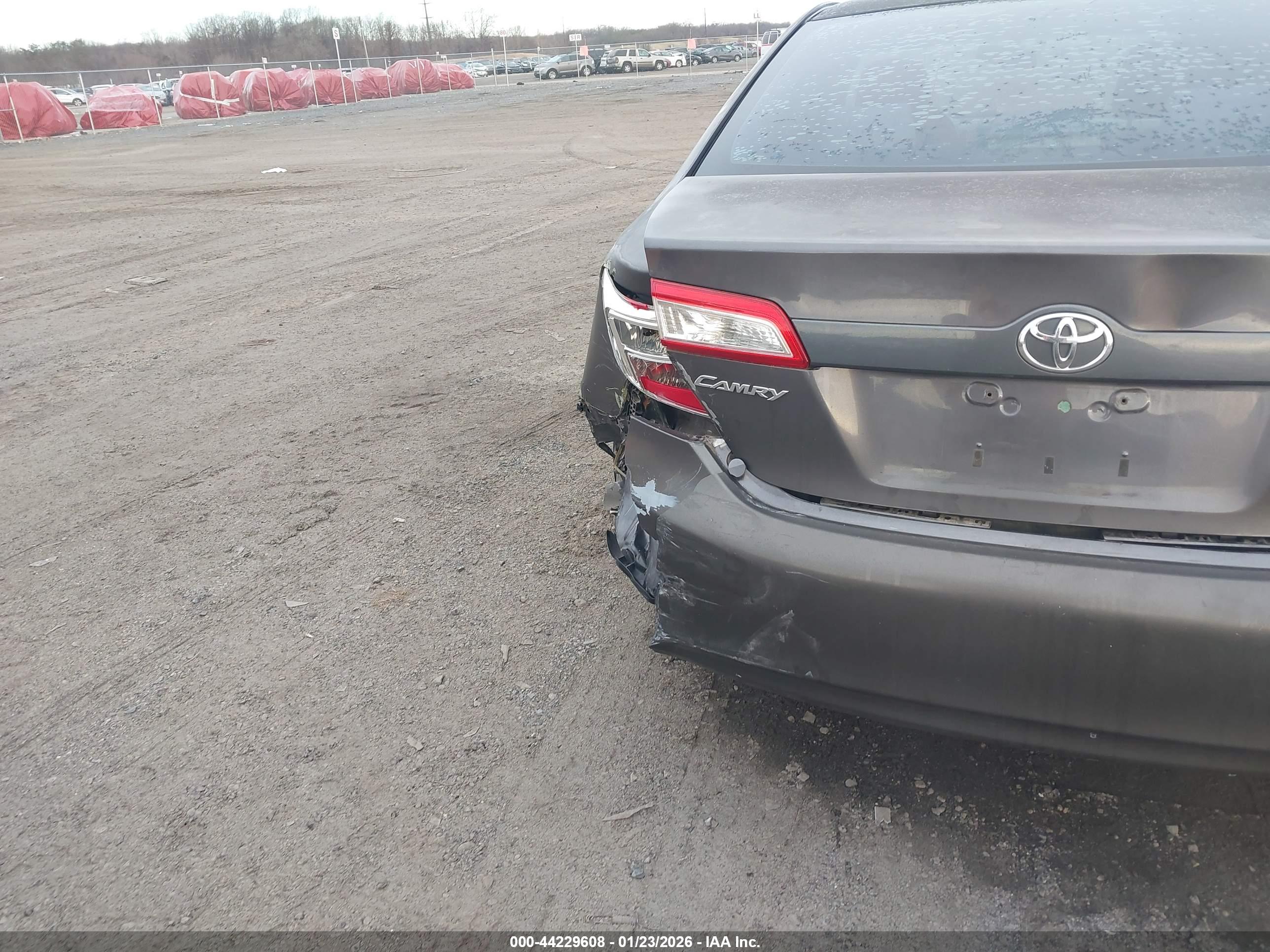 TOYOTA CAMRY image 6