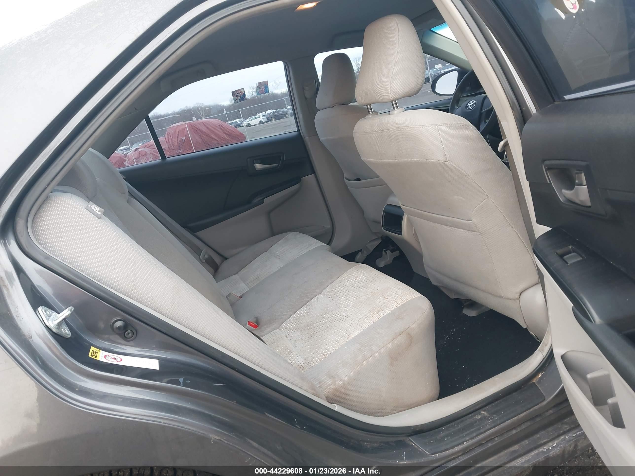 TOYOTA CAMRY image 8