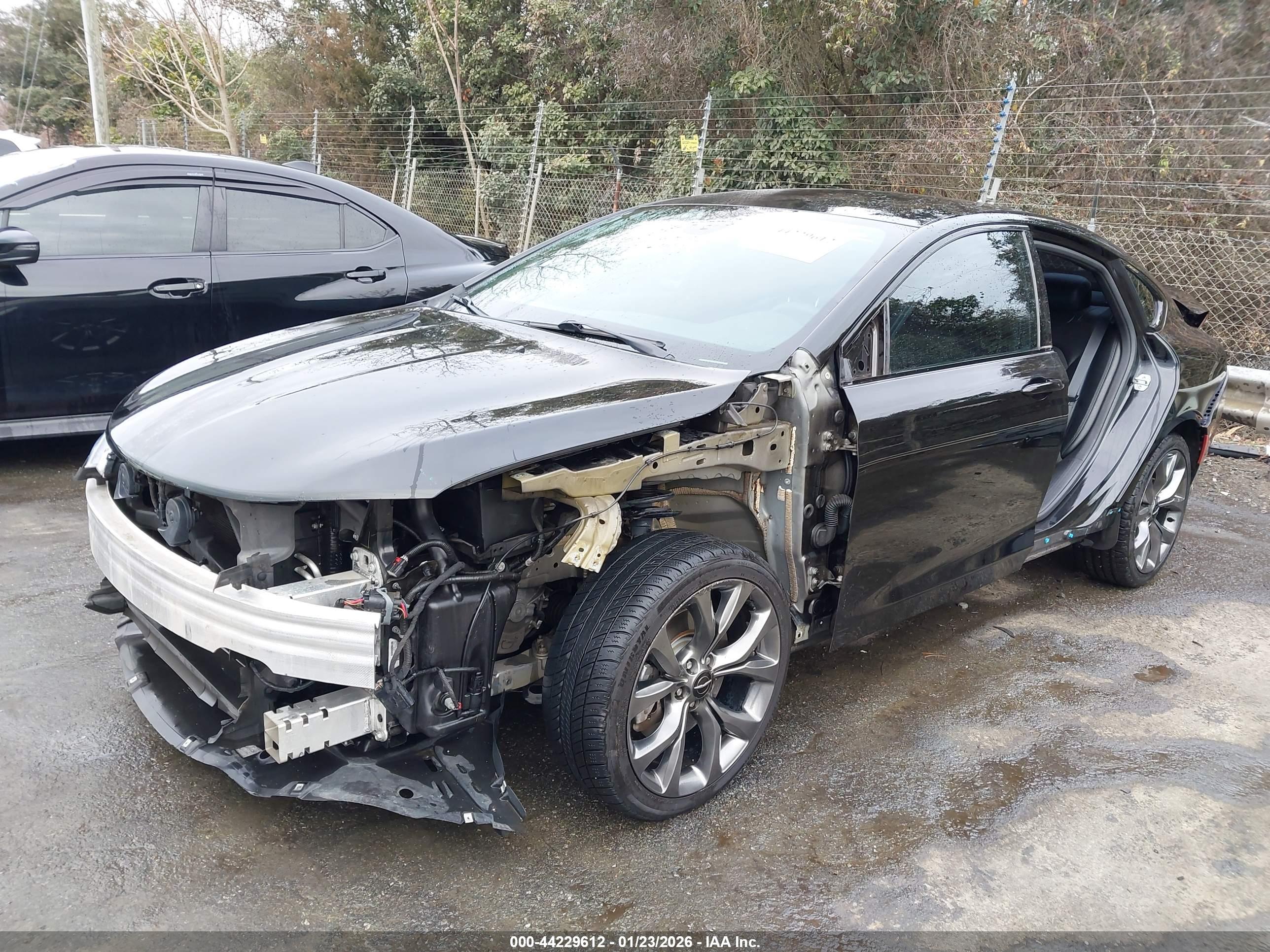 CHRYSLER 200 image 2