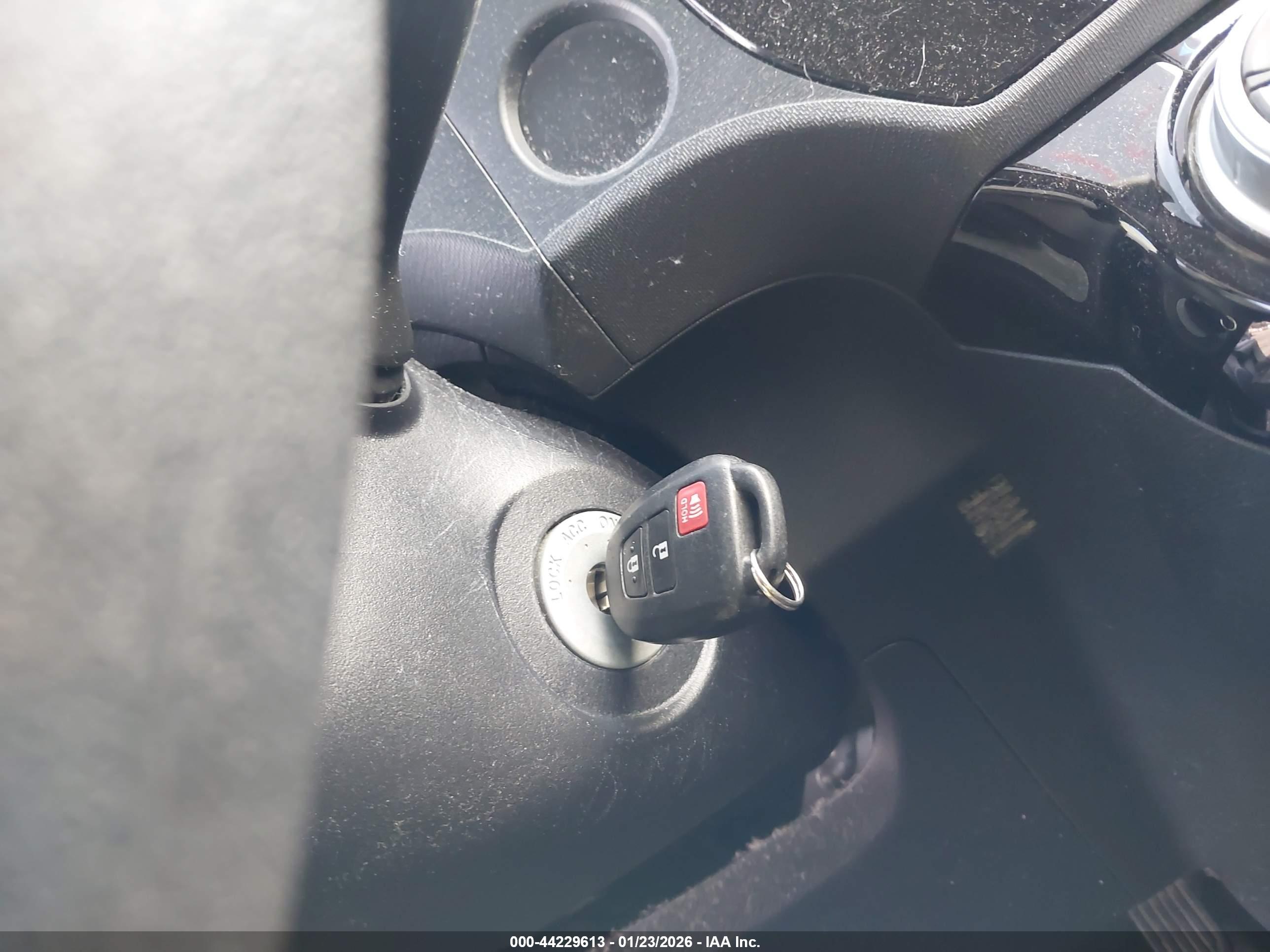 TOYOTA PRIUS image 11