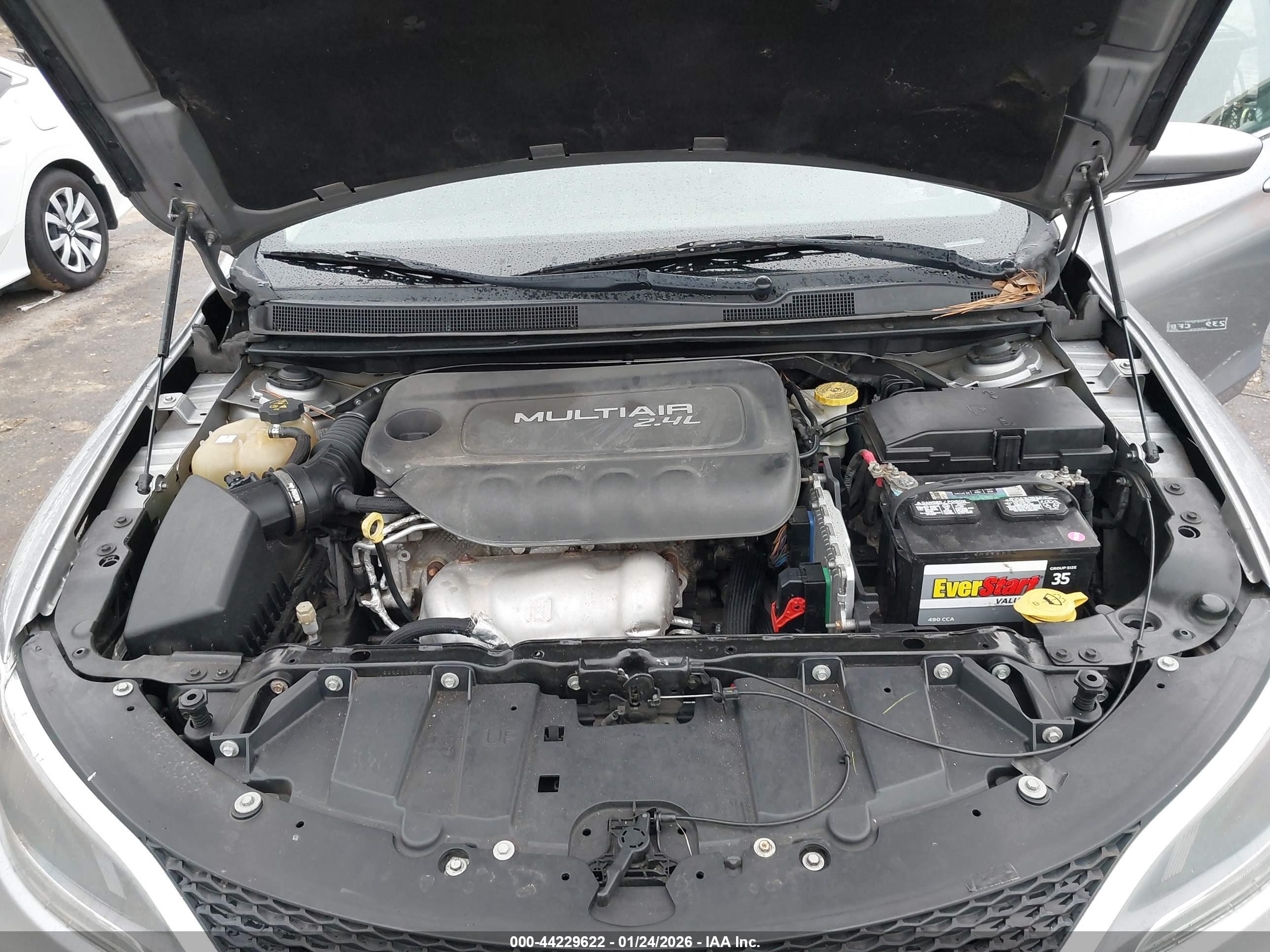 CHRYSLER 200 image 10