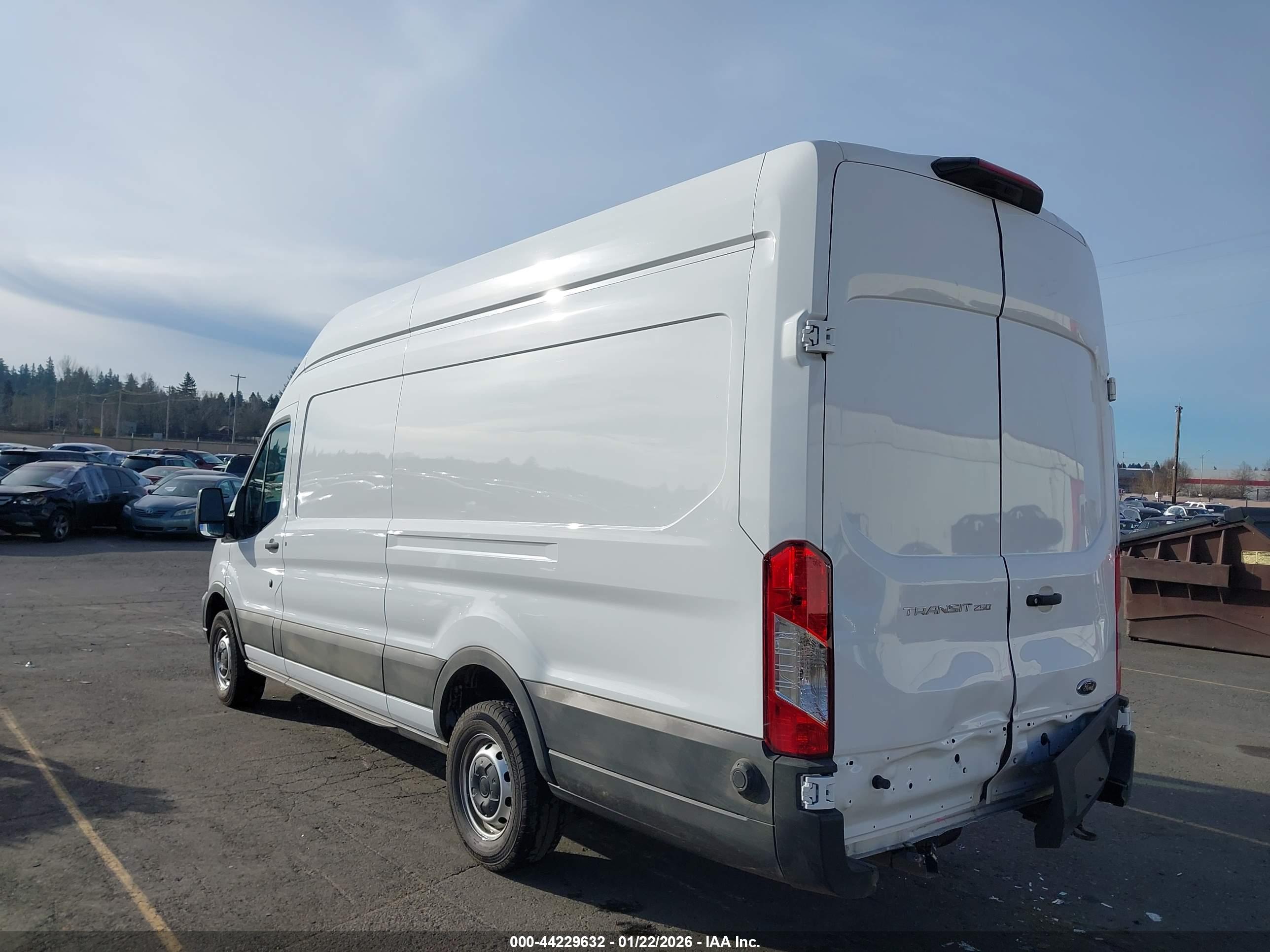 FORD TRANSIT-250 image 3