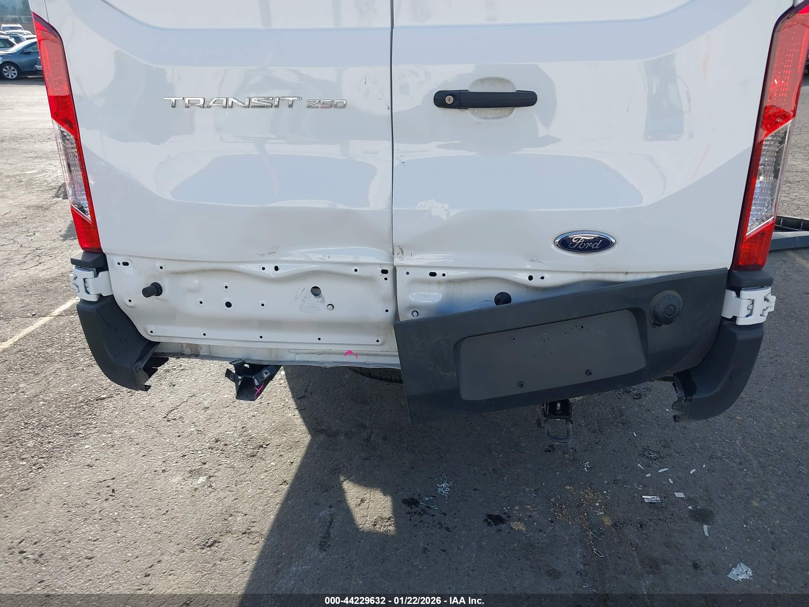 FORD TRANSIT-250 image 6
