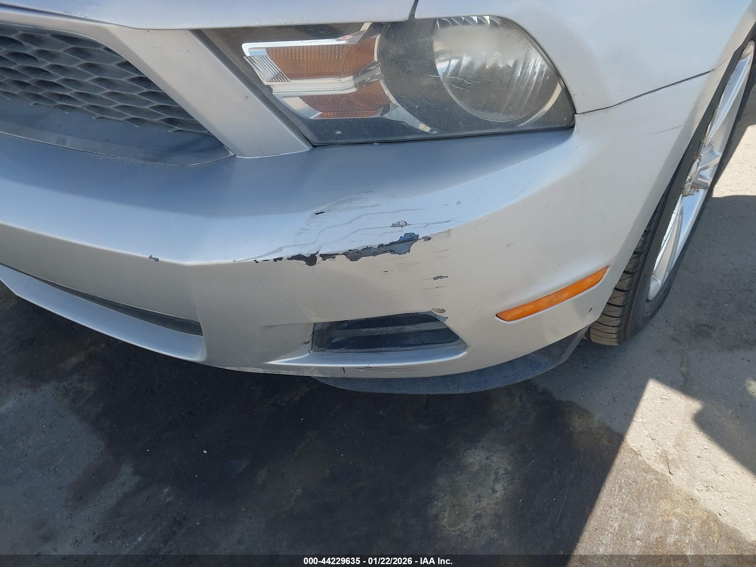 FORD MUSTANG image 6