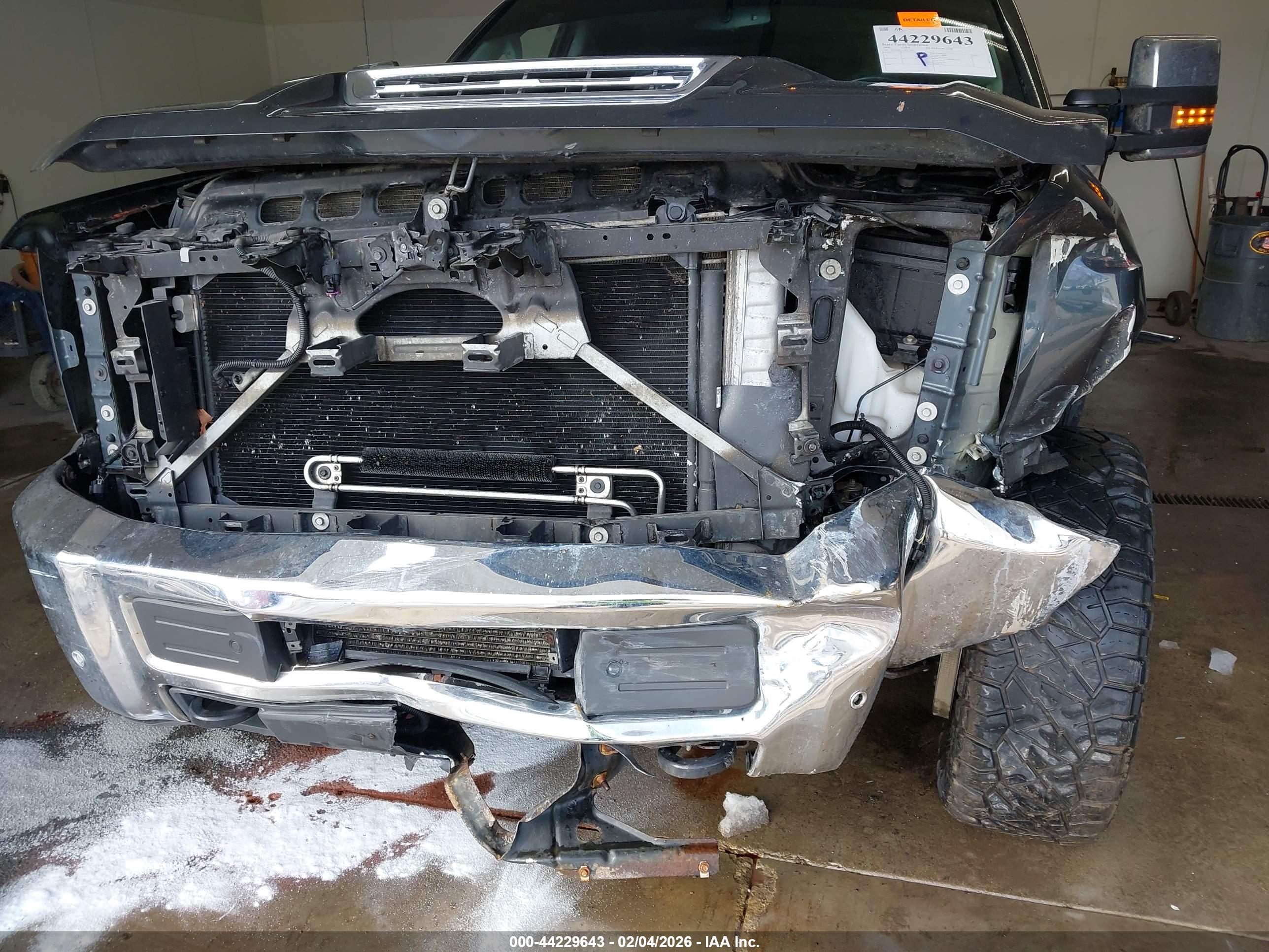 CHEVROLET SILVERADO image 6