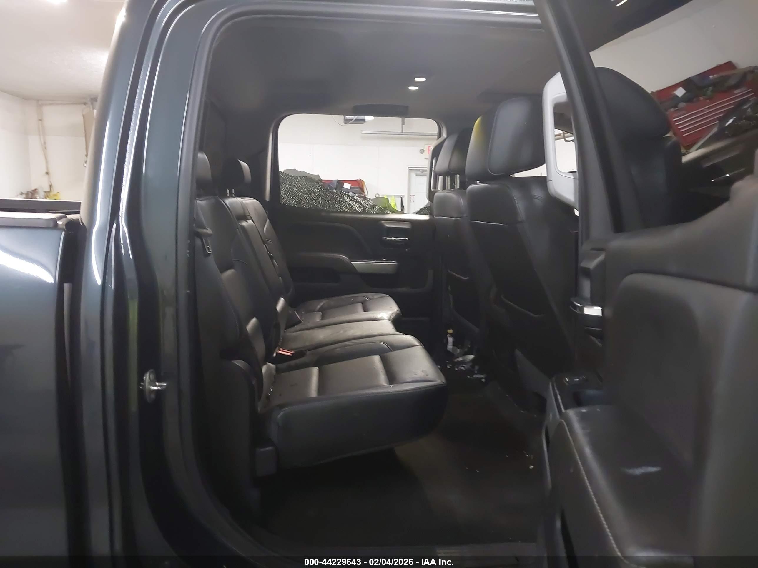 CHEVROLET SILVERADO image 8