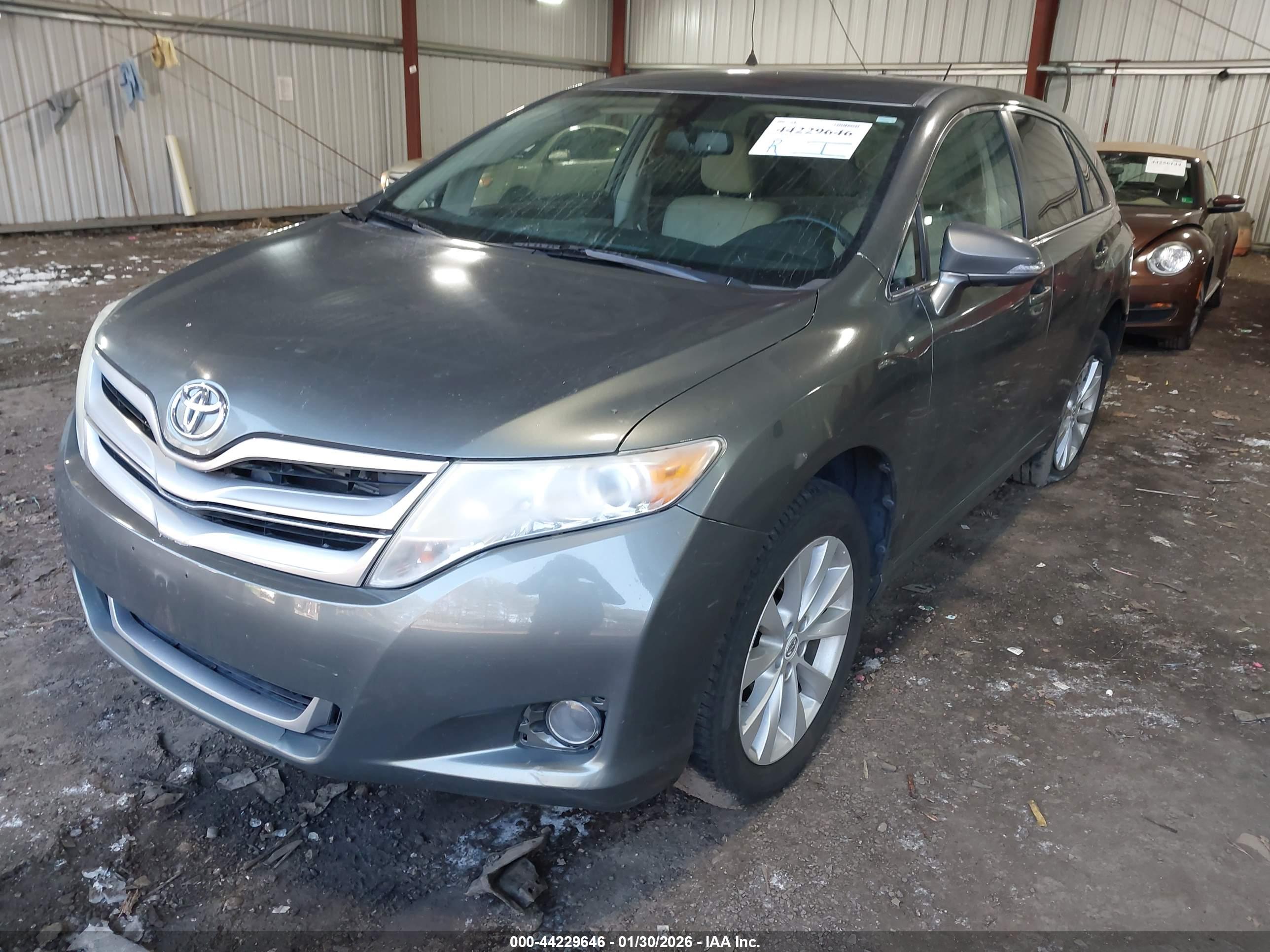 TOYOTA VENZA image 2