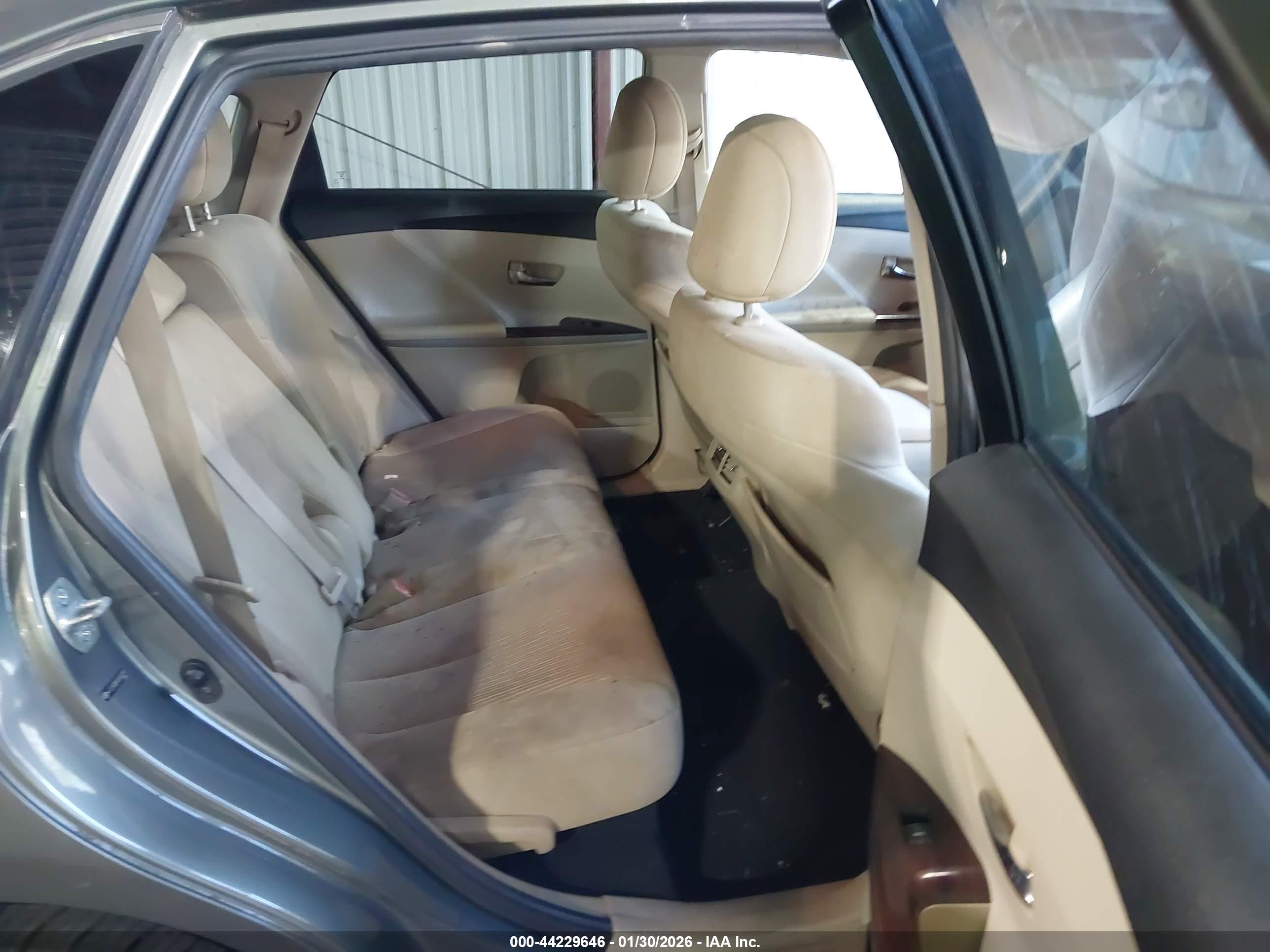 TOYOTA VENZA image 8