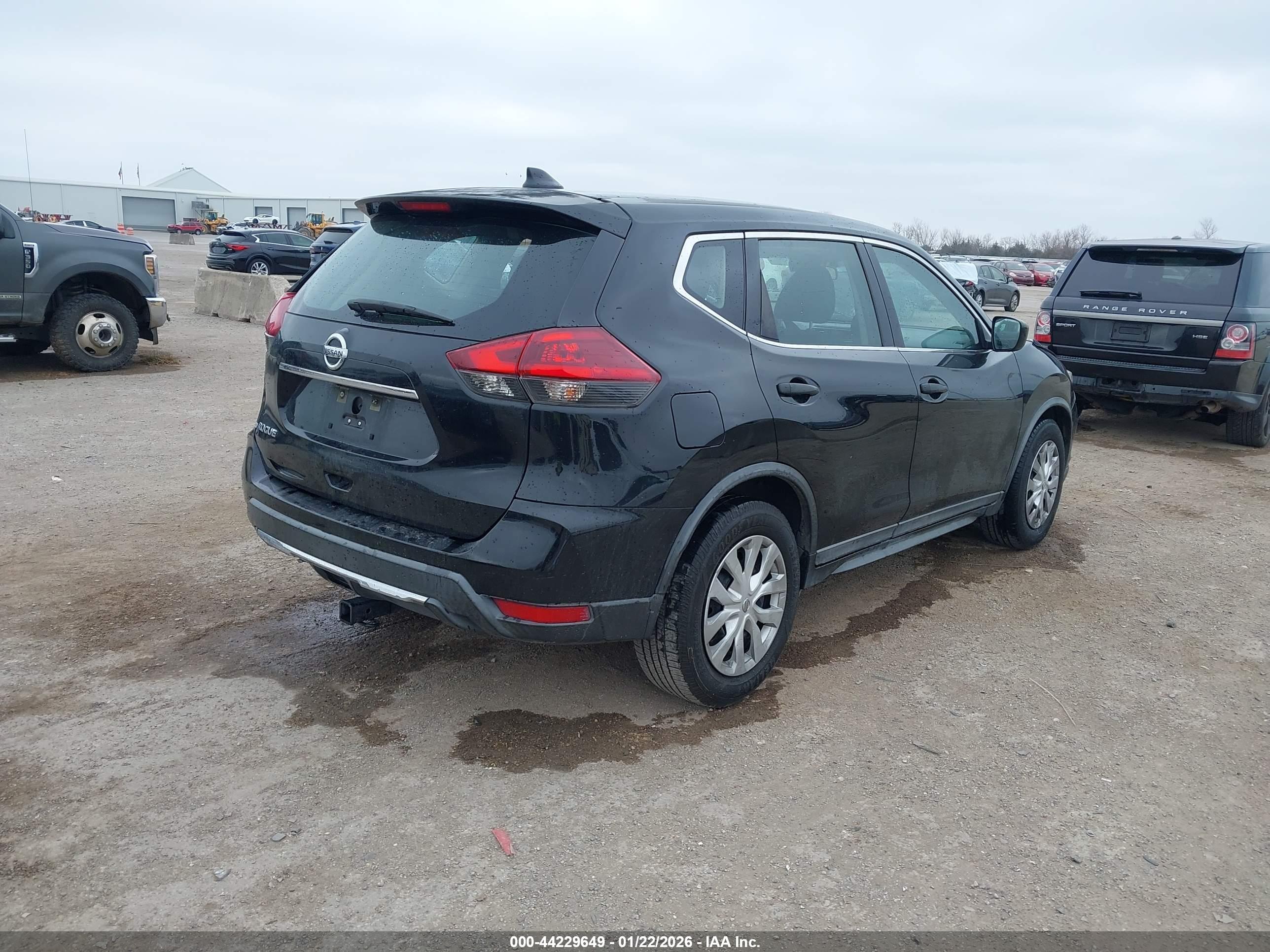 NISSAN ROGUE image 4