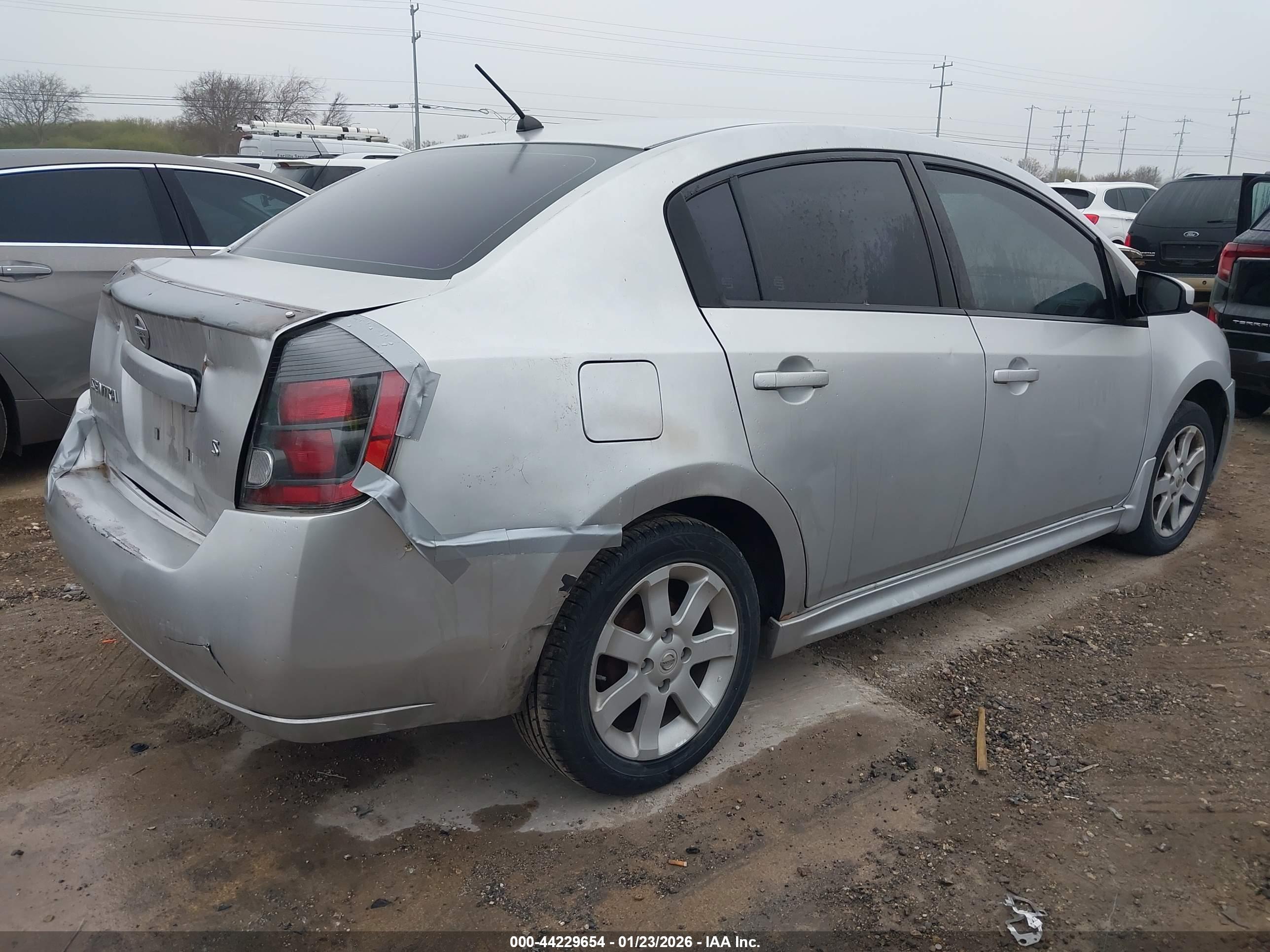 NISSAN SENTRA image 4