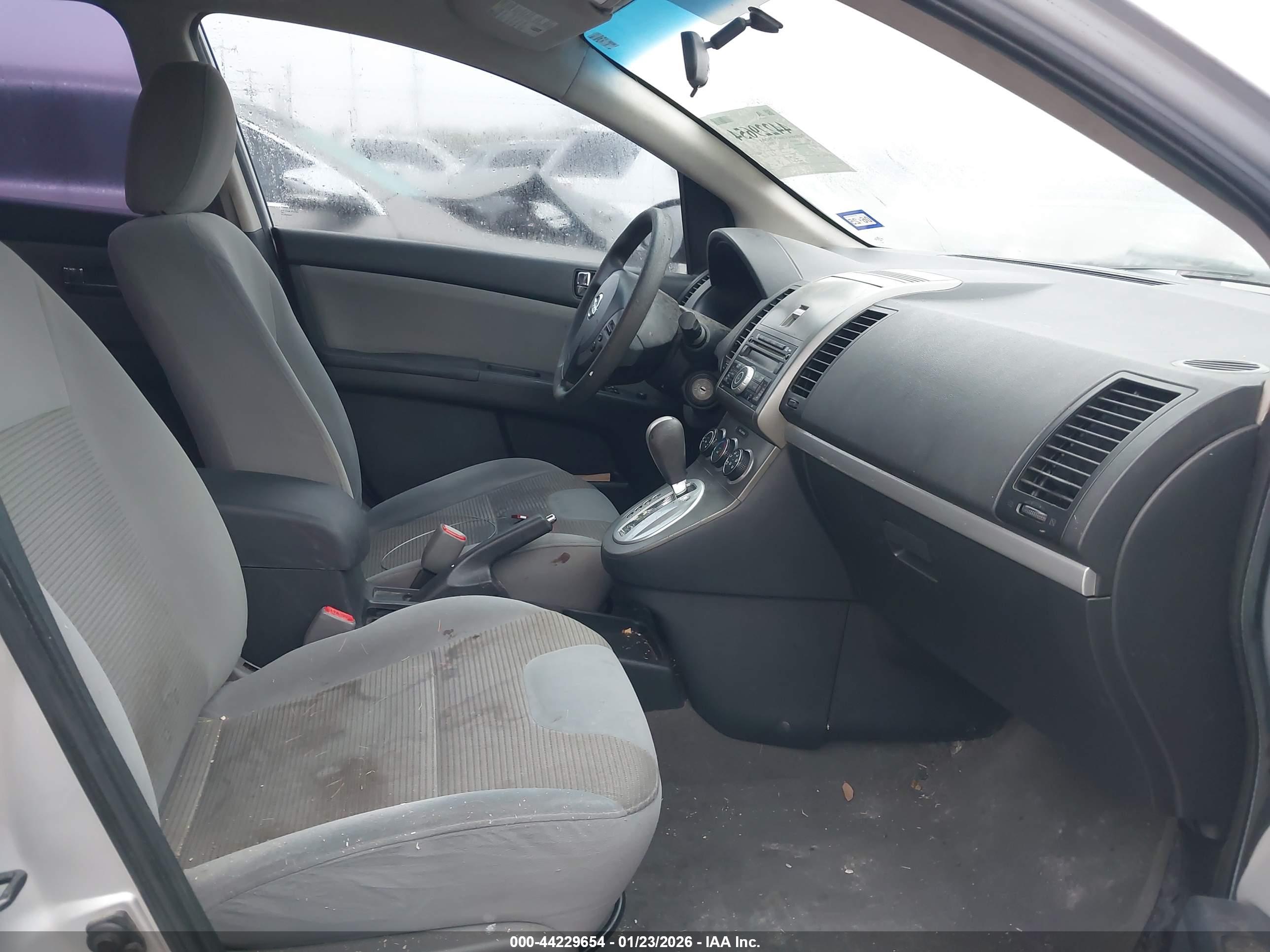 NISSAN SENTRA image 5