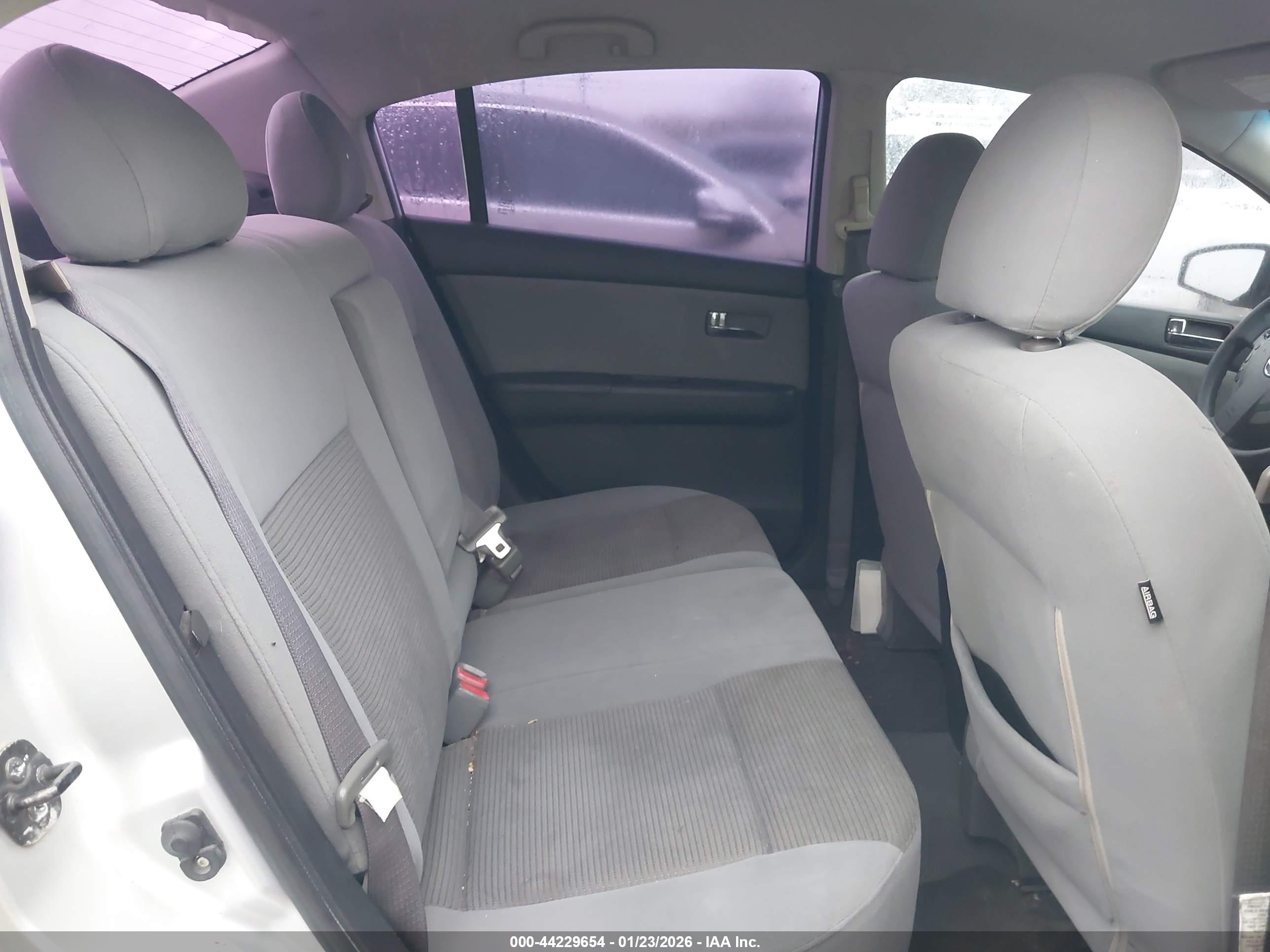 NISSAN SENTRA image 8