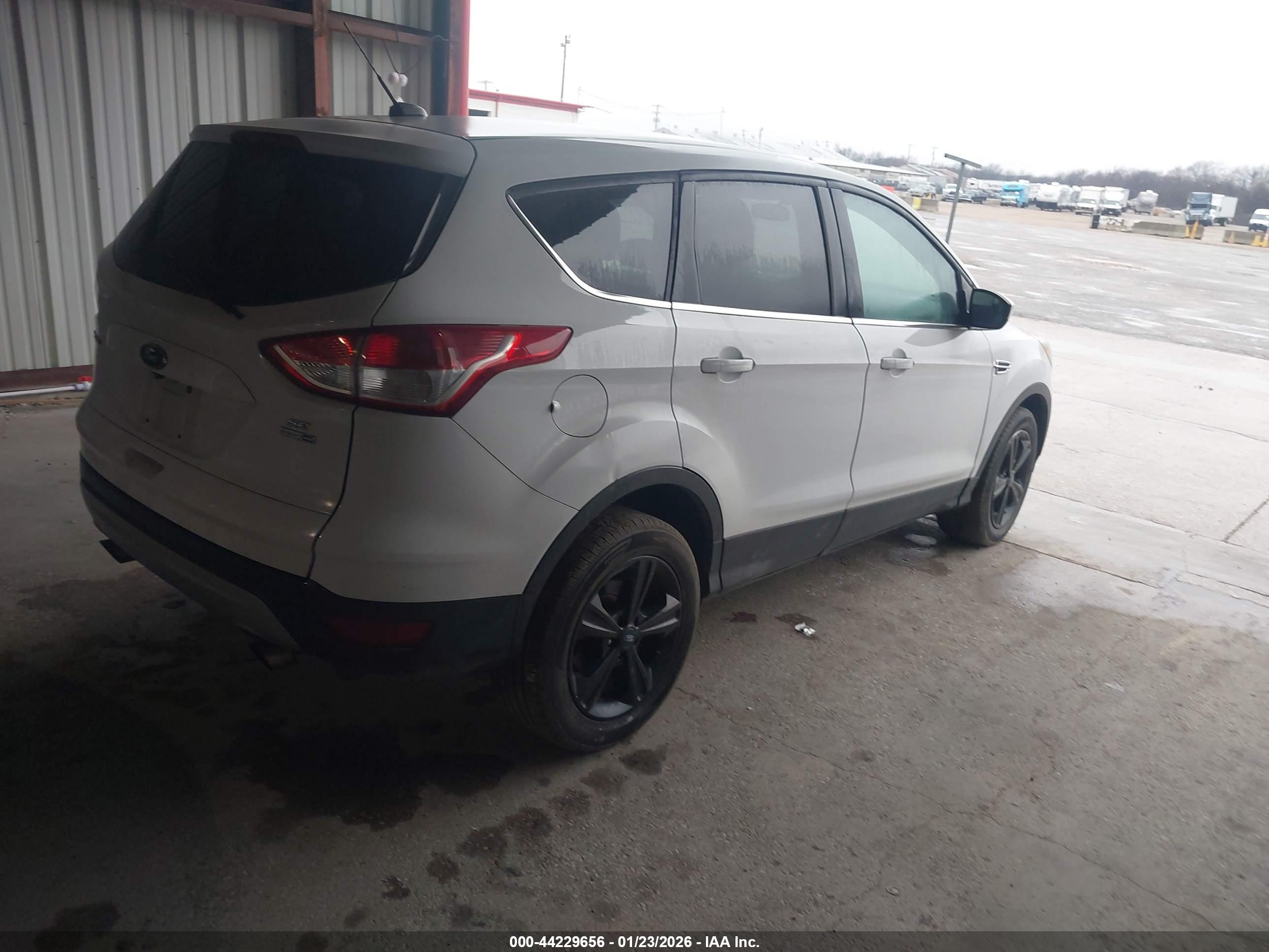 FORD ESCAPE image 4