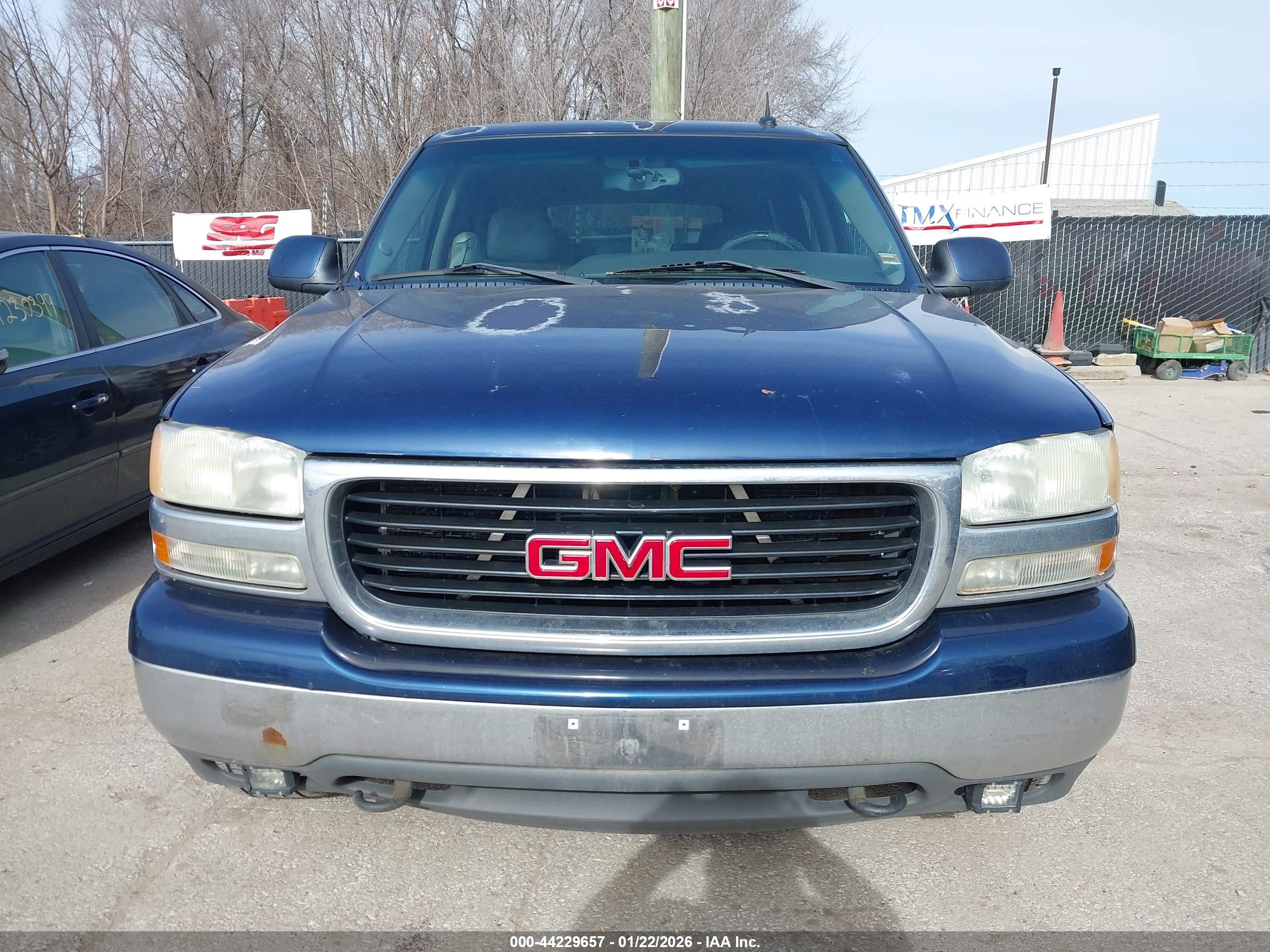 GMC YUKON image 6