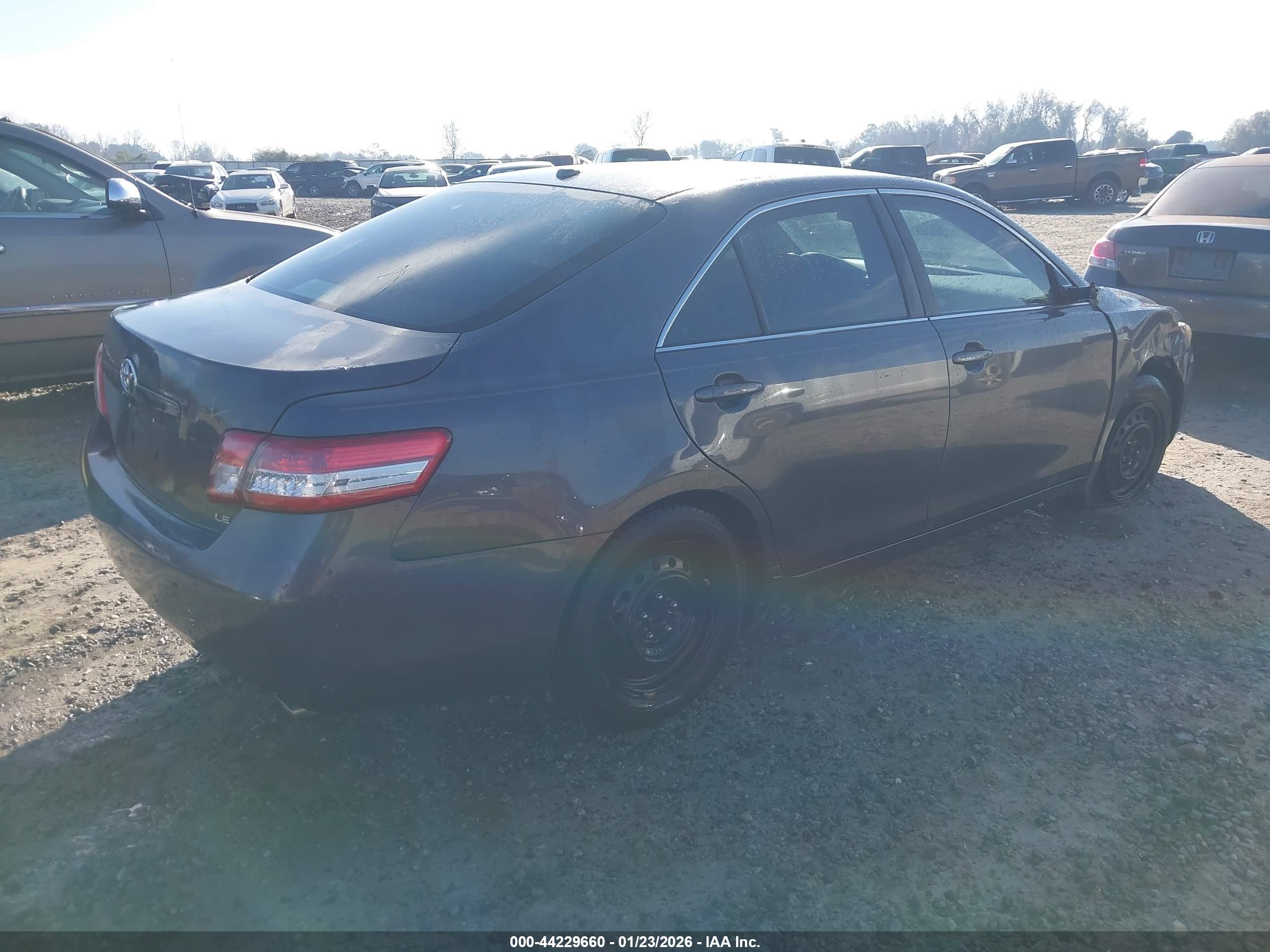 TOYOTA CAMRY image 4