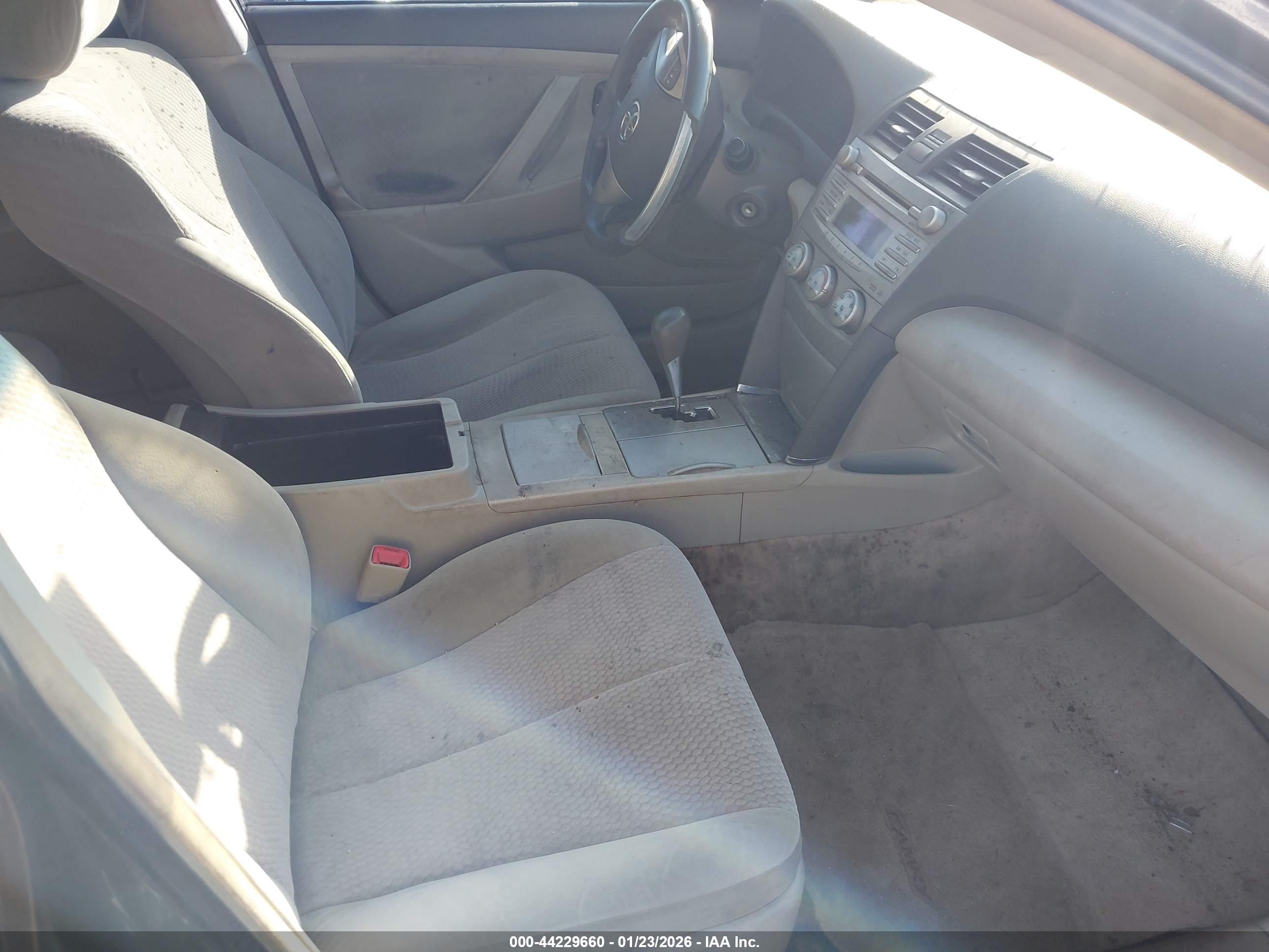 TOYOTA CAMRY image 5