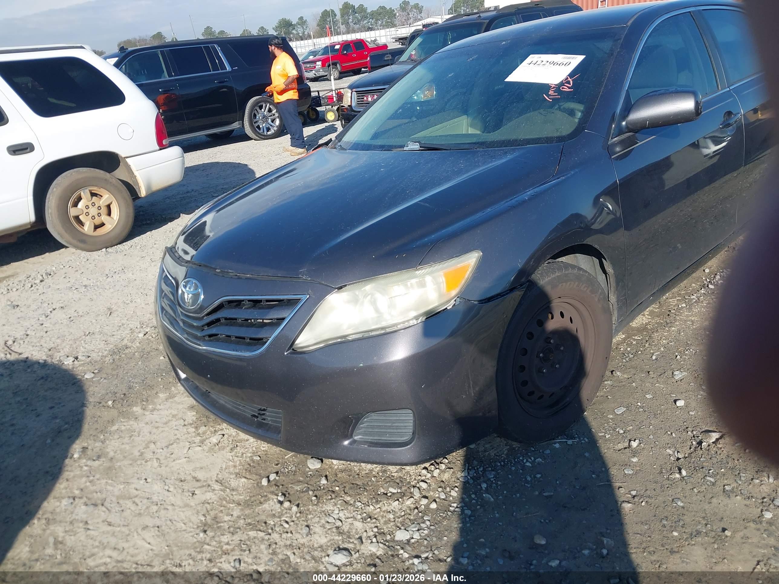 TOYOTA CAMRY image 6