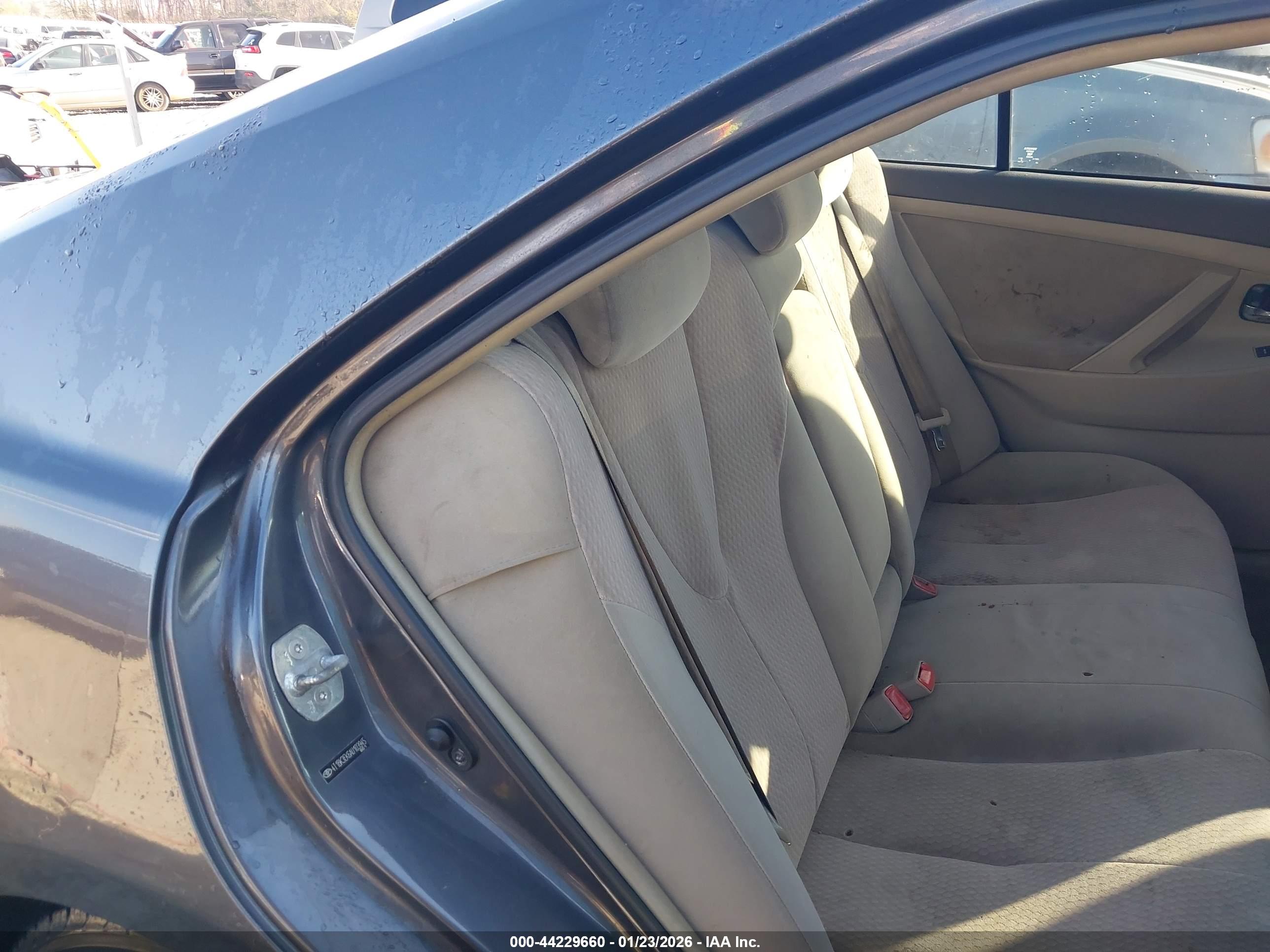 TOYOTA CAMRY image 8