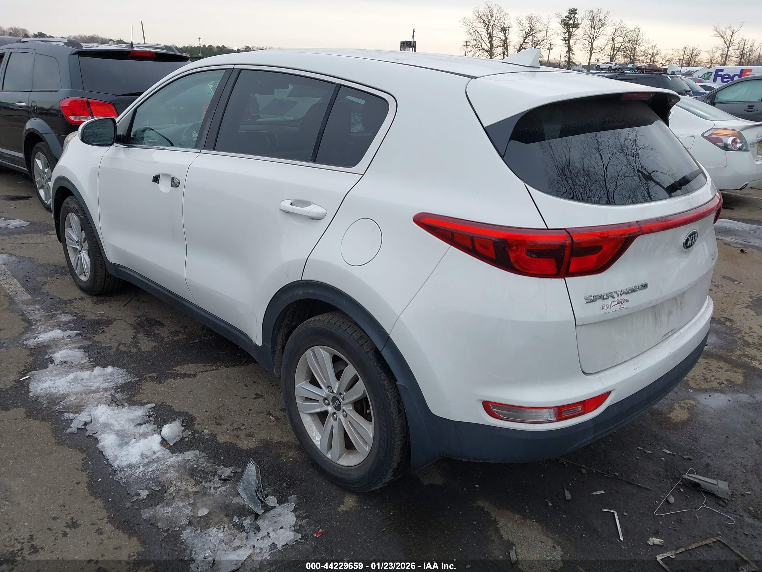 KIA SPORTAGE image 3