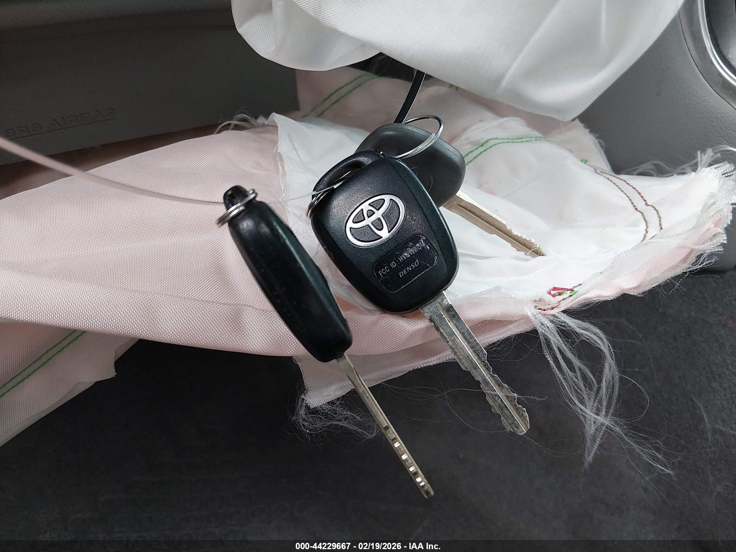TOYOTA CAMRY image 11