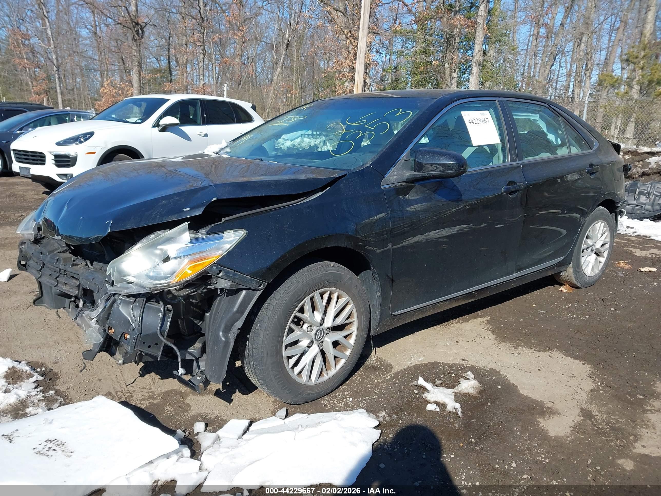 TOYOTA CAMRY image 2