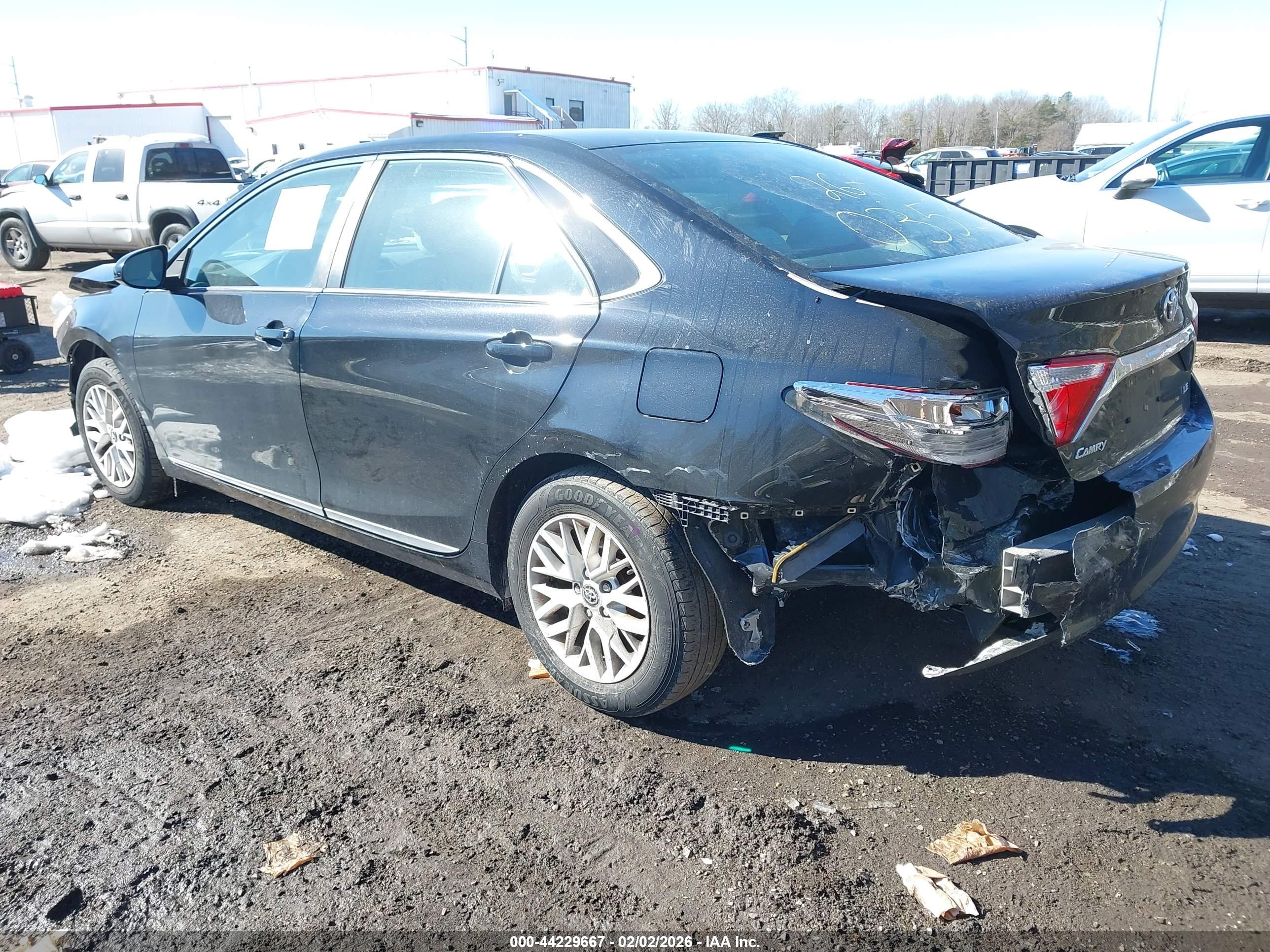 TOYOTA CAMRY image 3