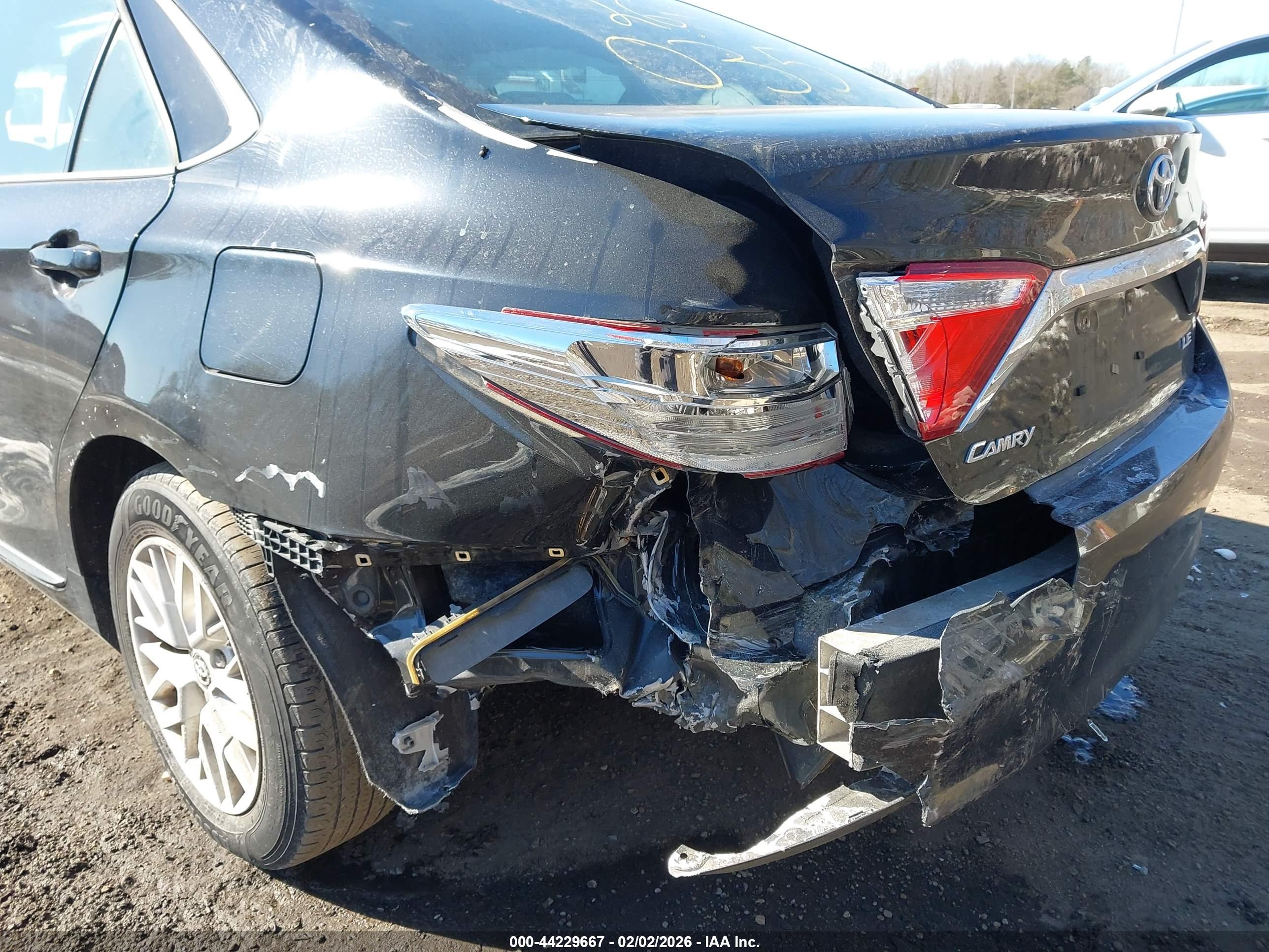 TOYOTA CAMRY image 6