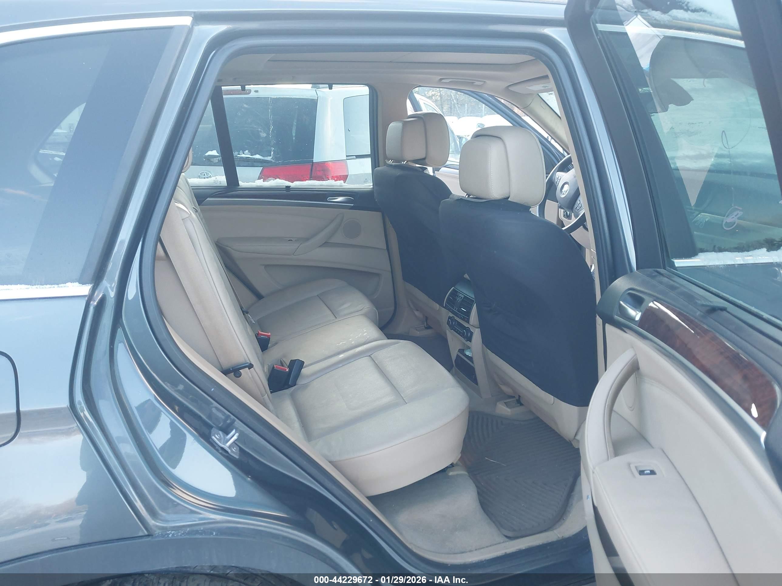 BMW X5 image 8