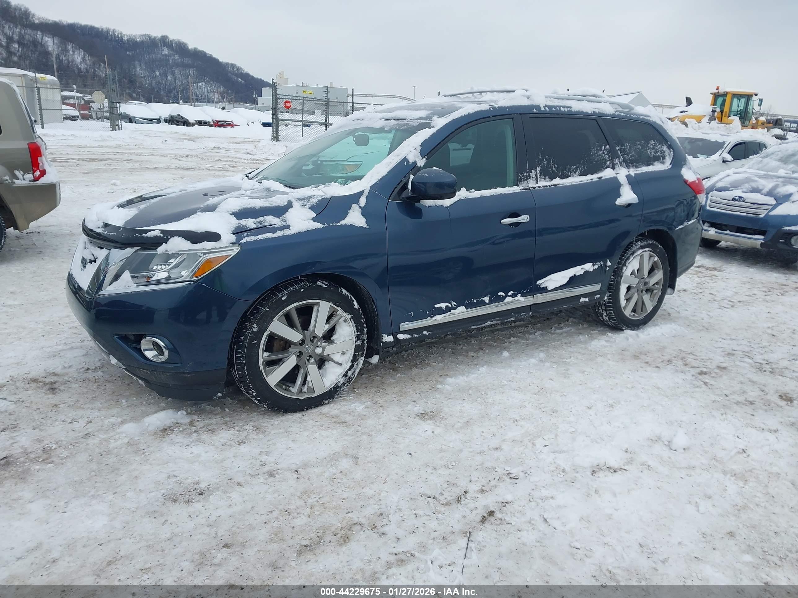 NISSAN PATHFINDER image 2
