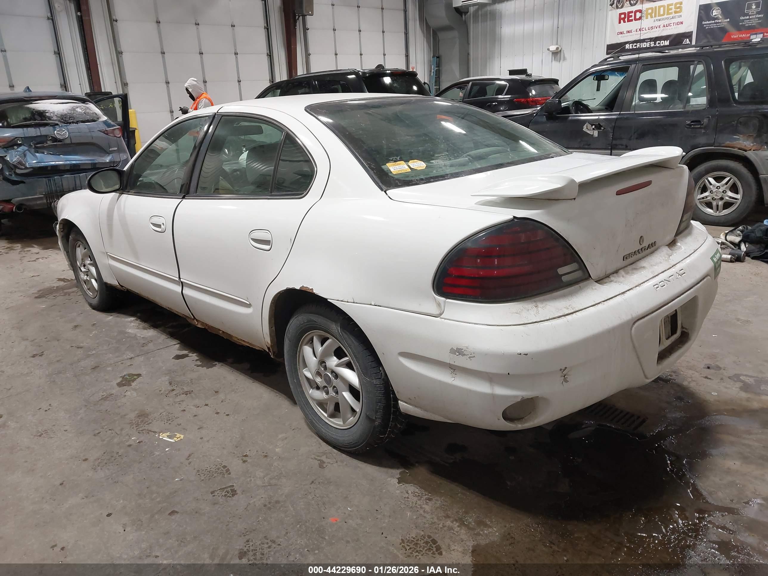 PONTIAC GRAND image 3