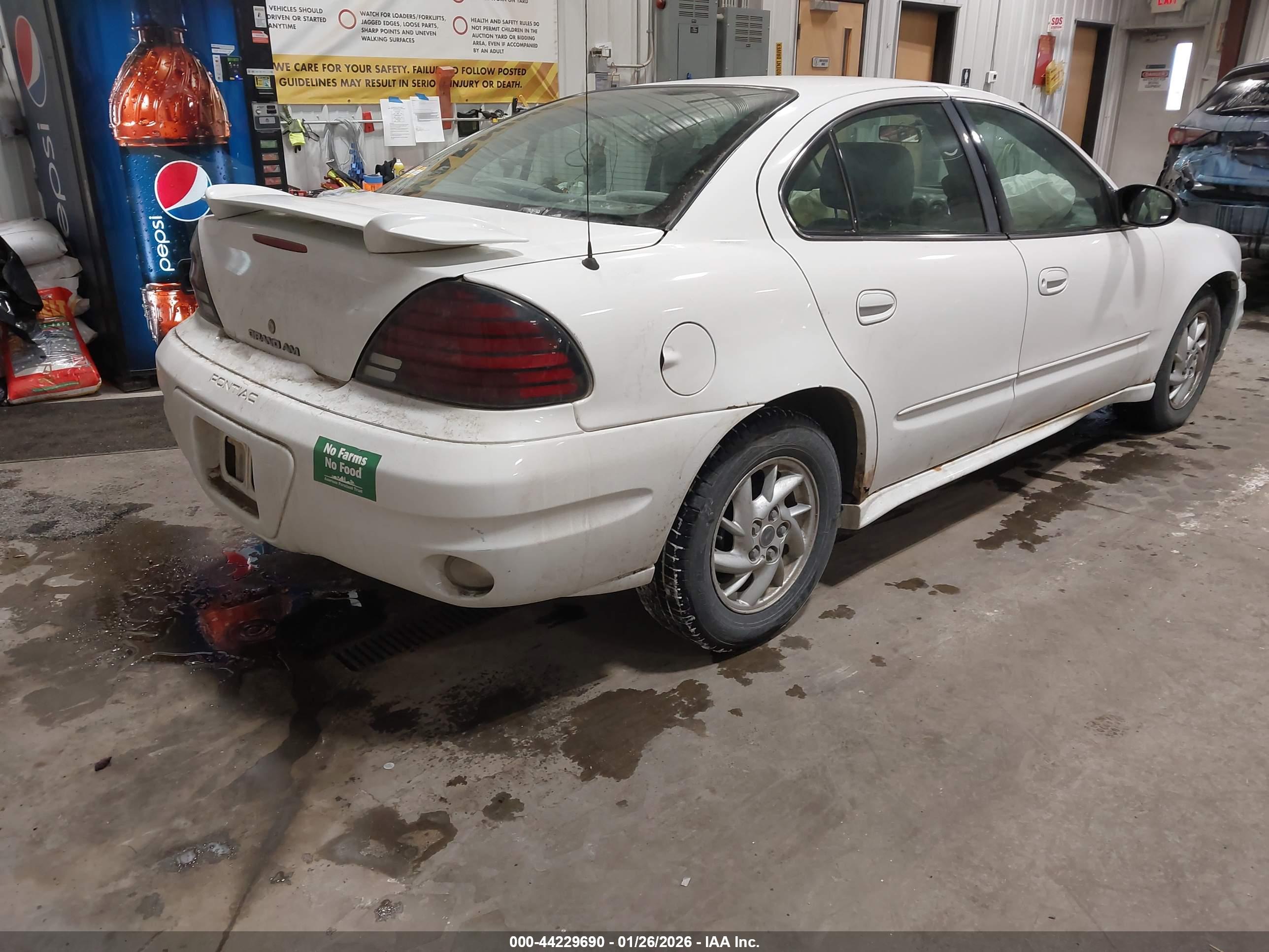 PONTIAC GRAND image 4
