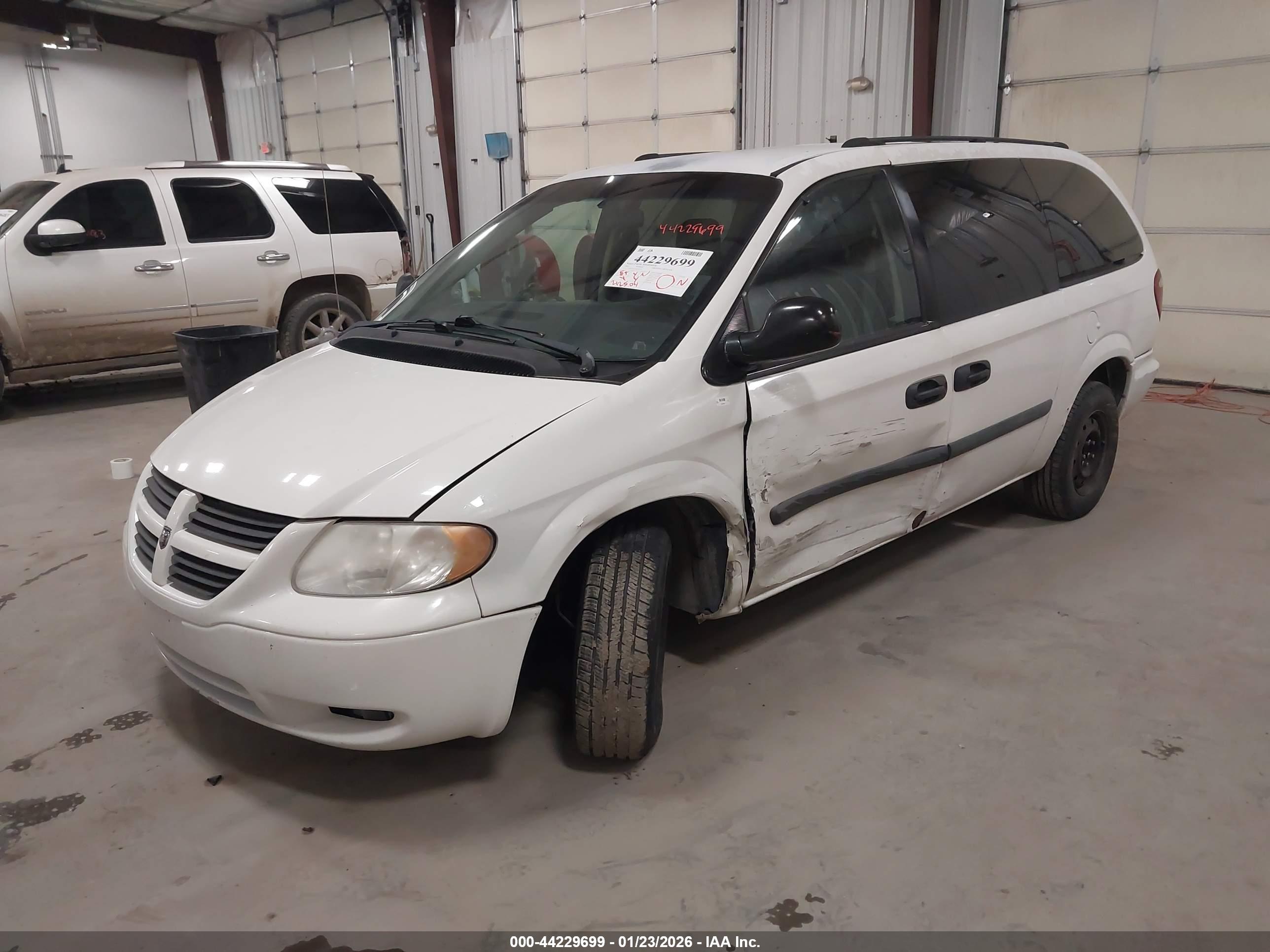 DODGE GRAND image 2