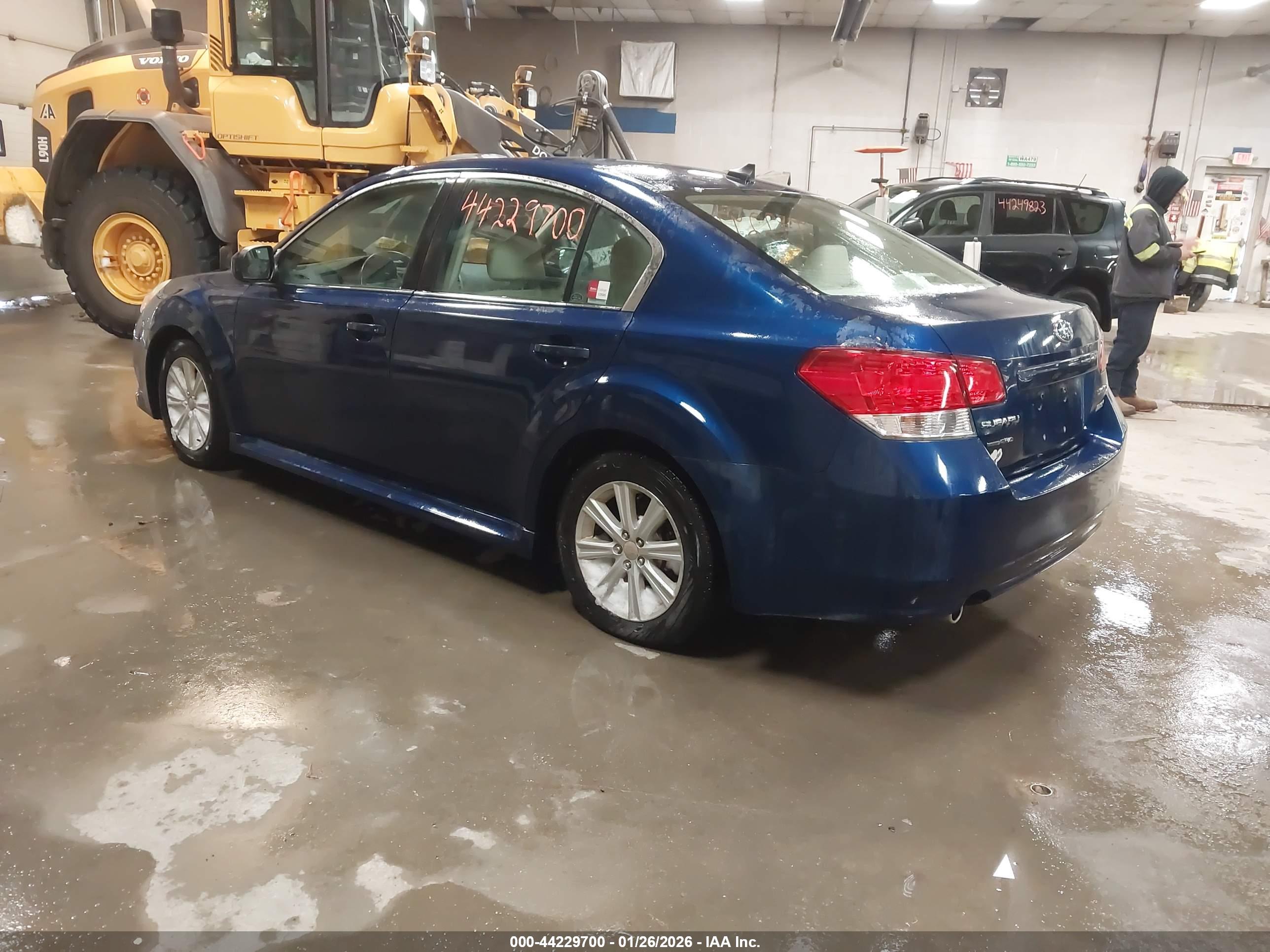 SUBARU LEGACY image 3