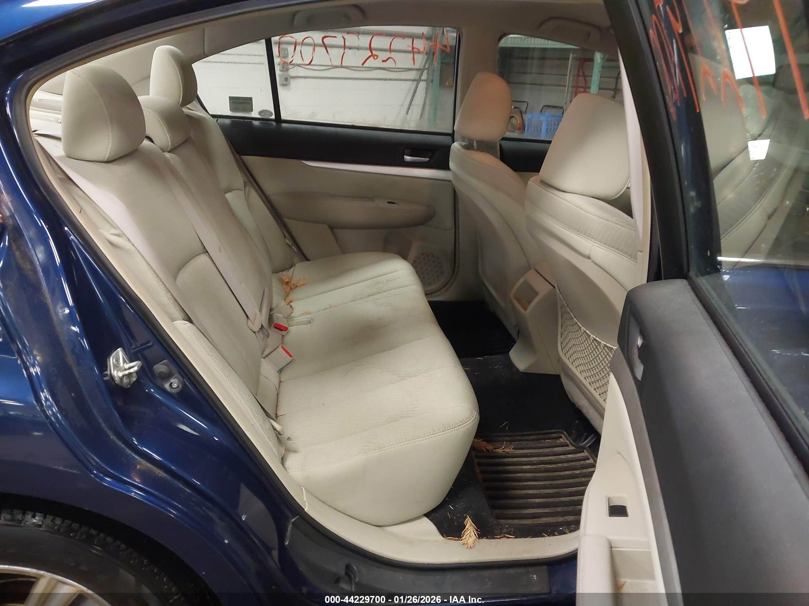 SUBARU LEGACY image 8