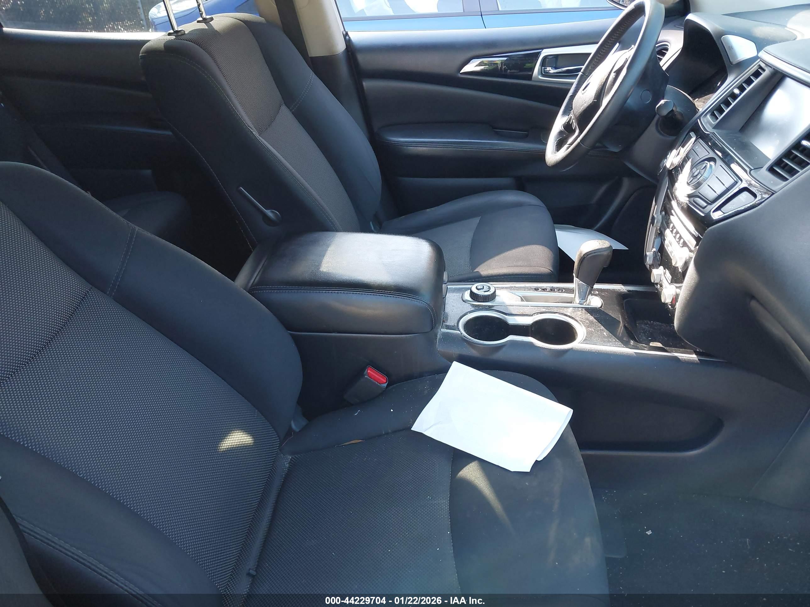 NISSAN PATHFINDER image 5