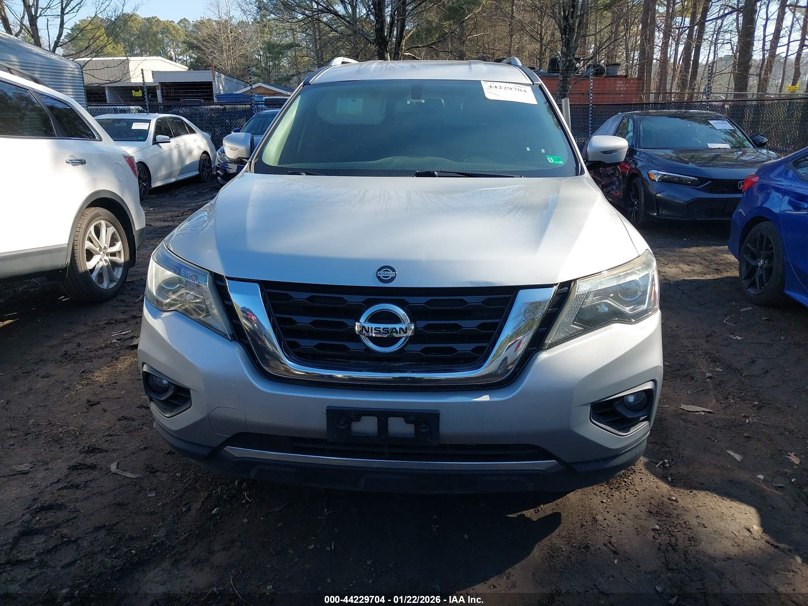 NISSAN PATHFINDER image 6