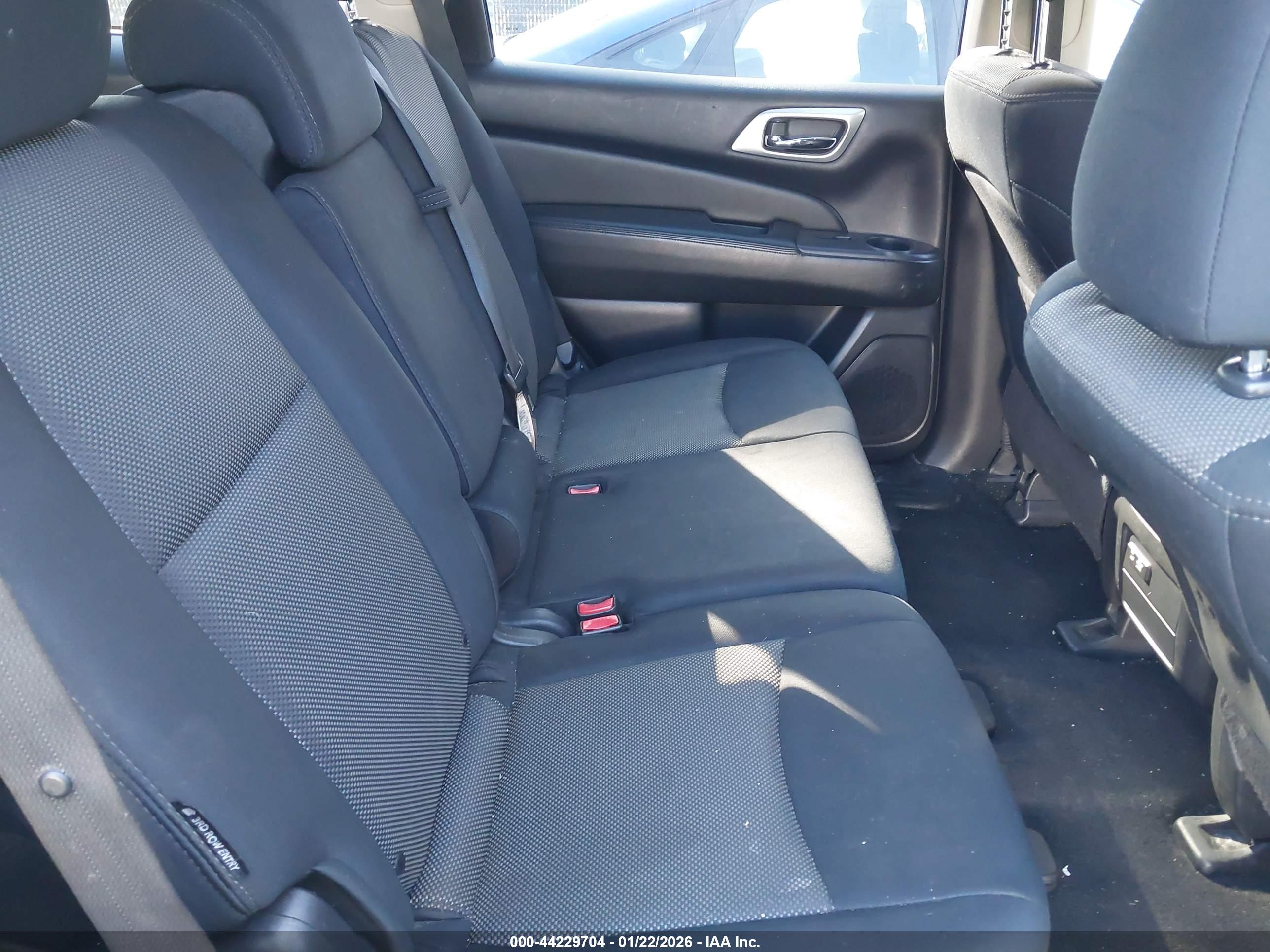 NISSAN PATHFINDER image 8