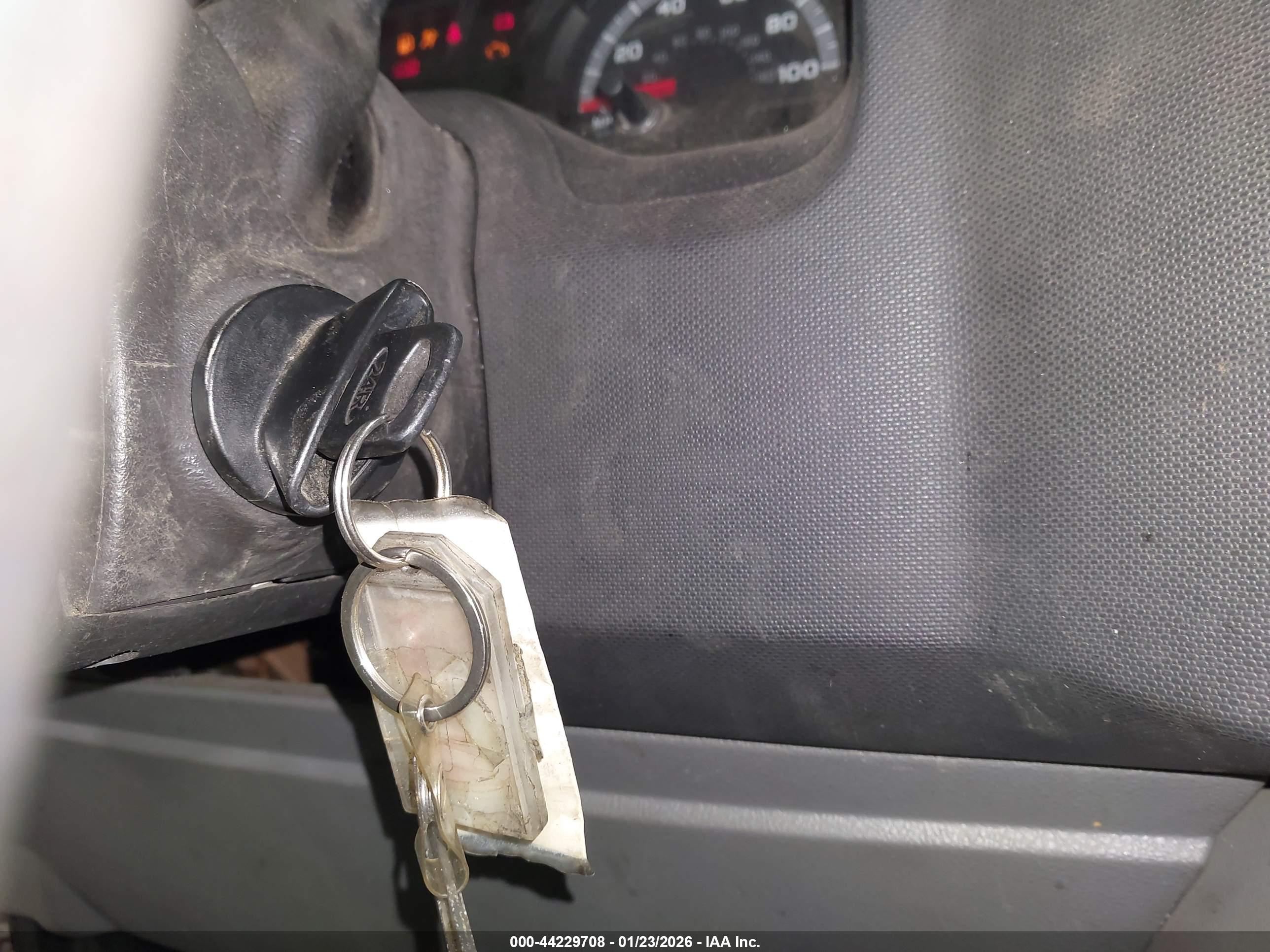 FORD E-250 image 11