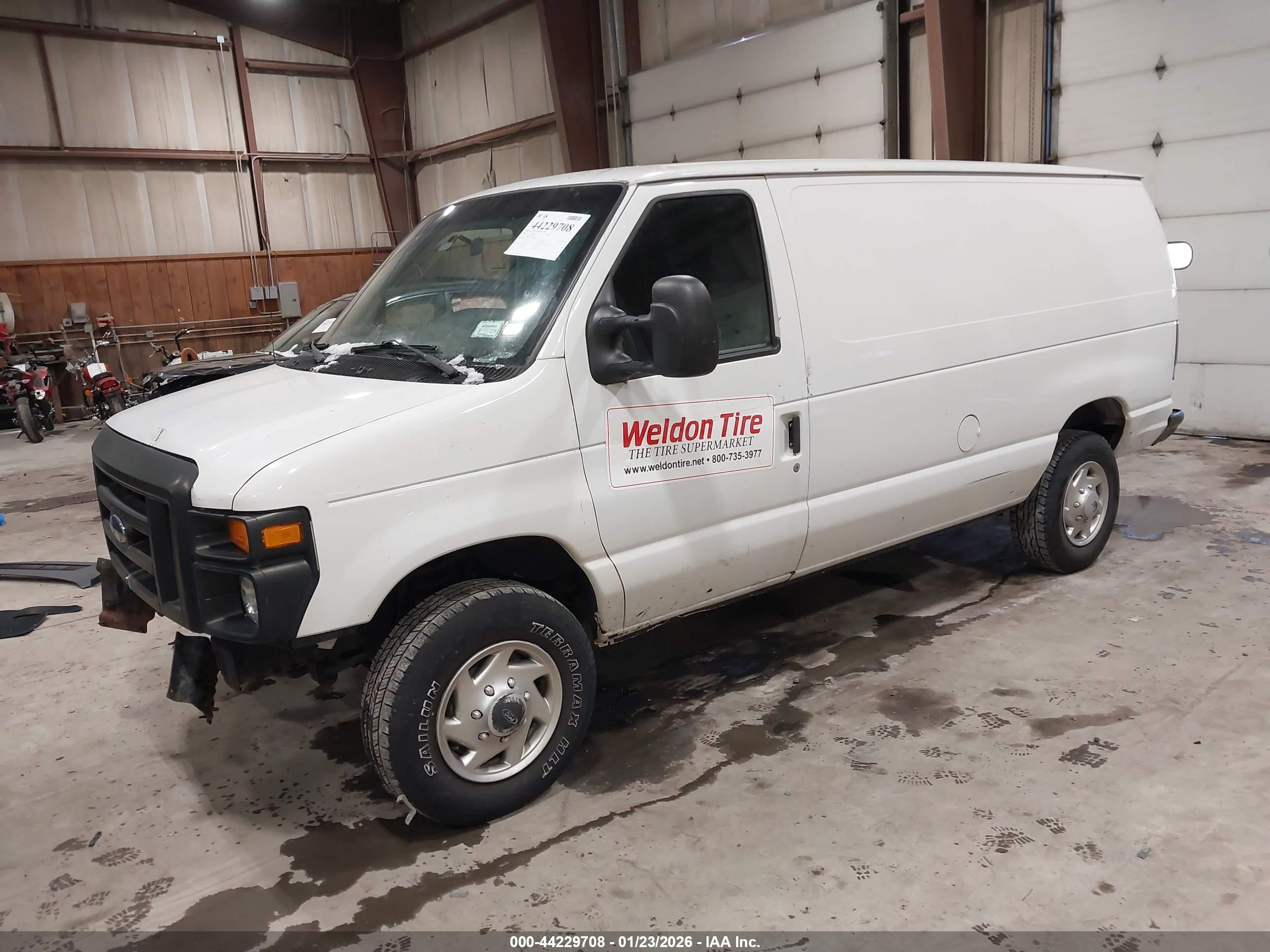 FORD E-250 image 2