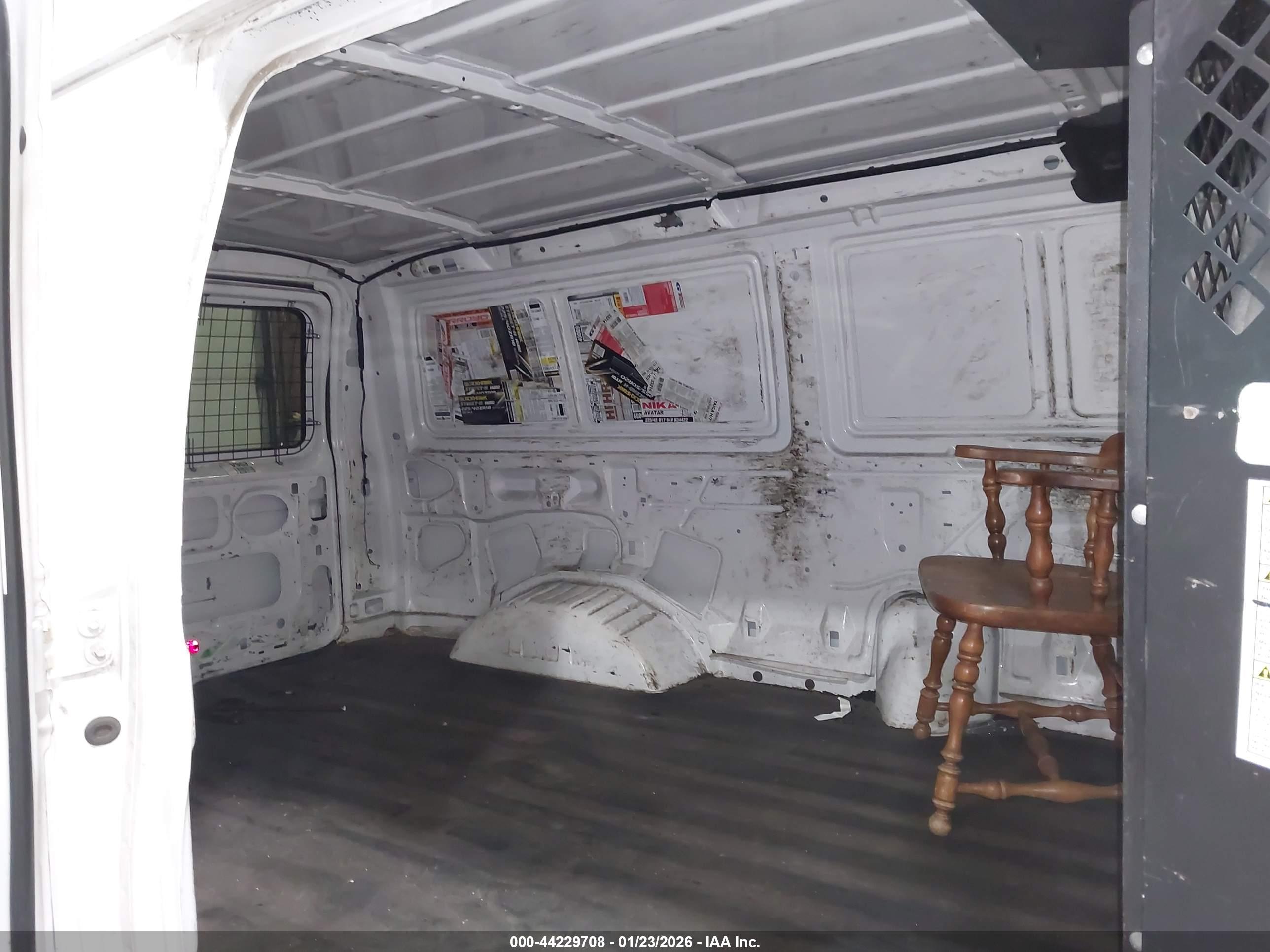FORD E-250 image 8
