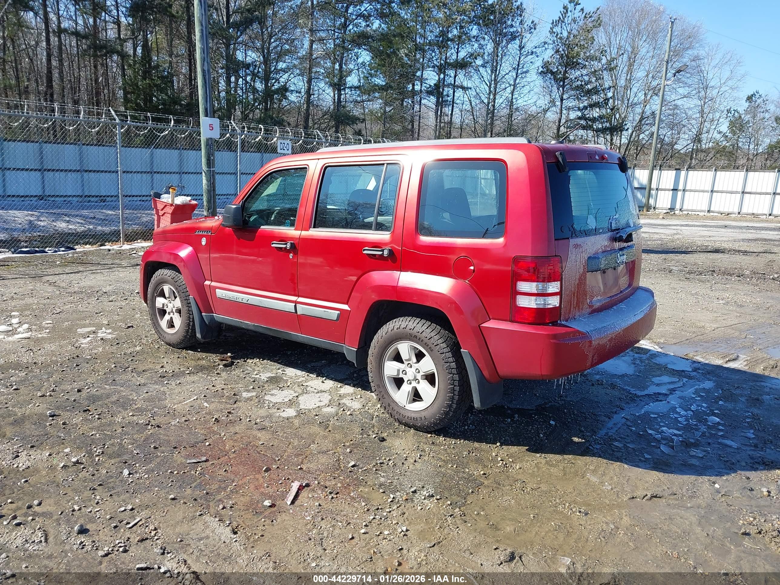 JEEP LIBERTY image 3
